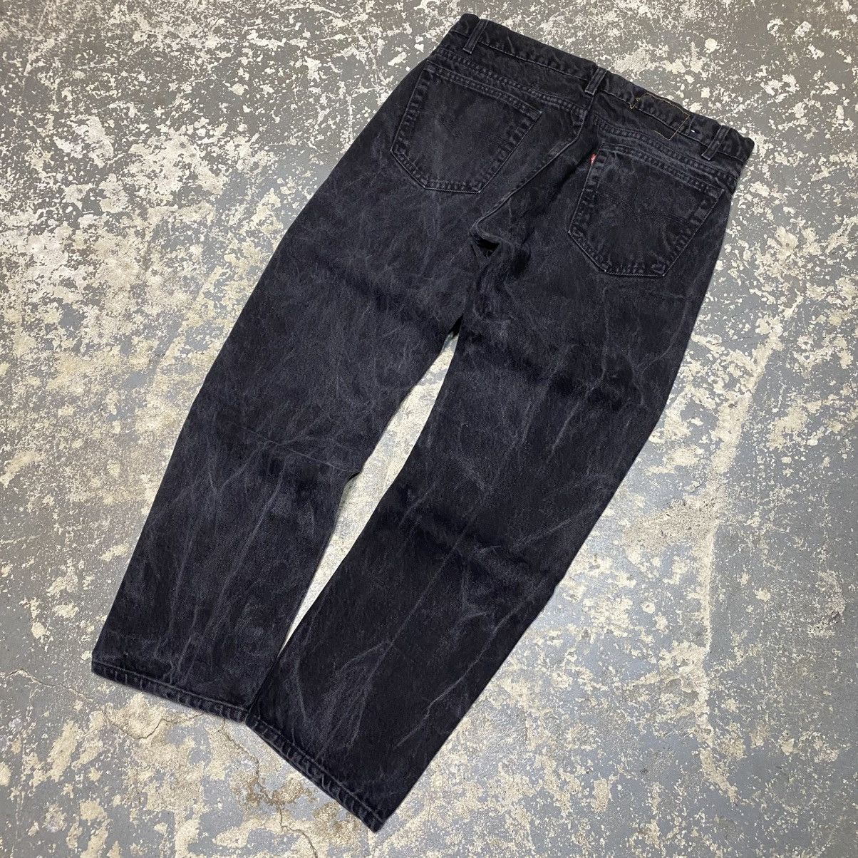 Levi's × Vintage Vintage Levi’s 550 Relaxed Fit Black Faded Jeans USA 90s Size US 35 - 2 Thumbnail