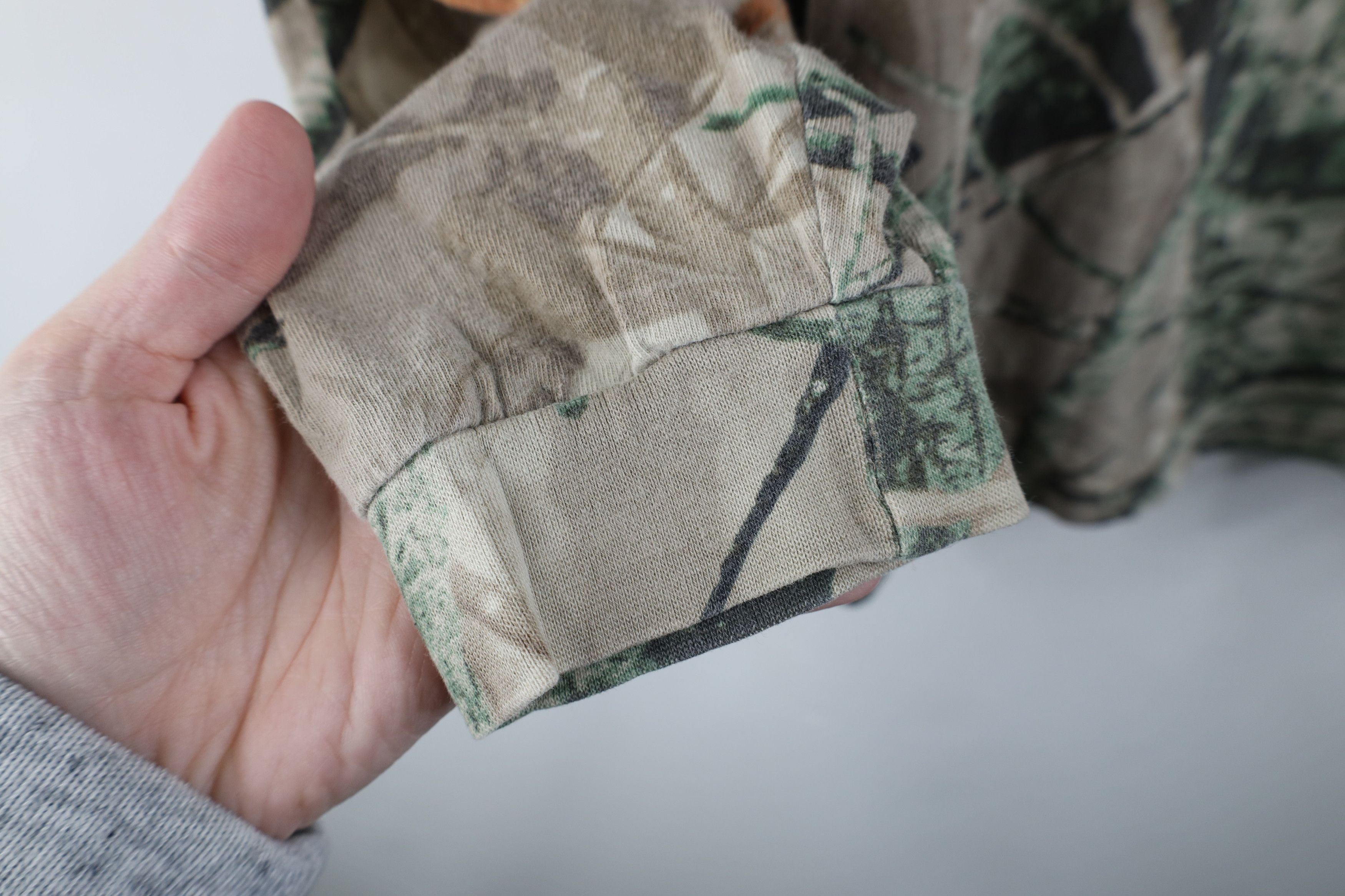 Vintage Vintage 90s Streetwear Camouflage Long Sleeve Pocket T-Shirt Size US XL / EU 56 / 4 - 8 Thumbnail