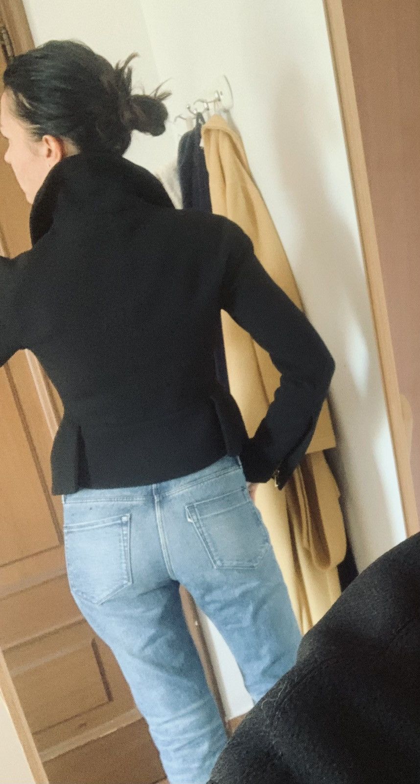 Tom Ford Tom Ford Black Wool Cropped Blazer XS/S – Gold Hardware Size S / US 4 / IT 40 - 7 Thumbnail