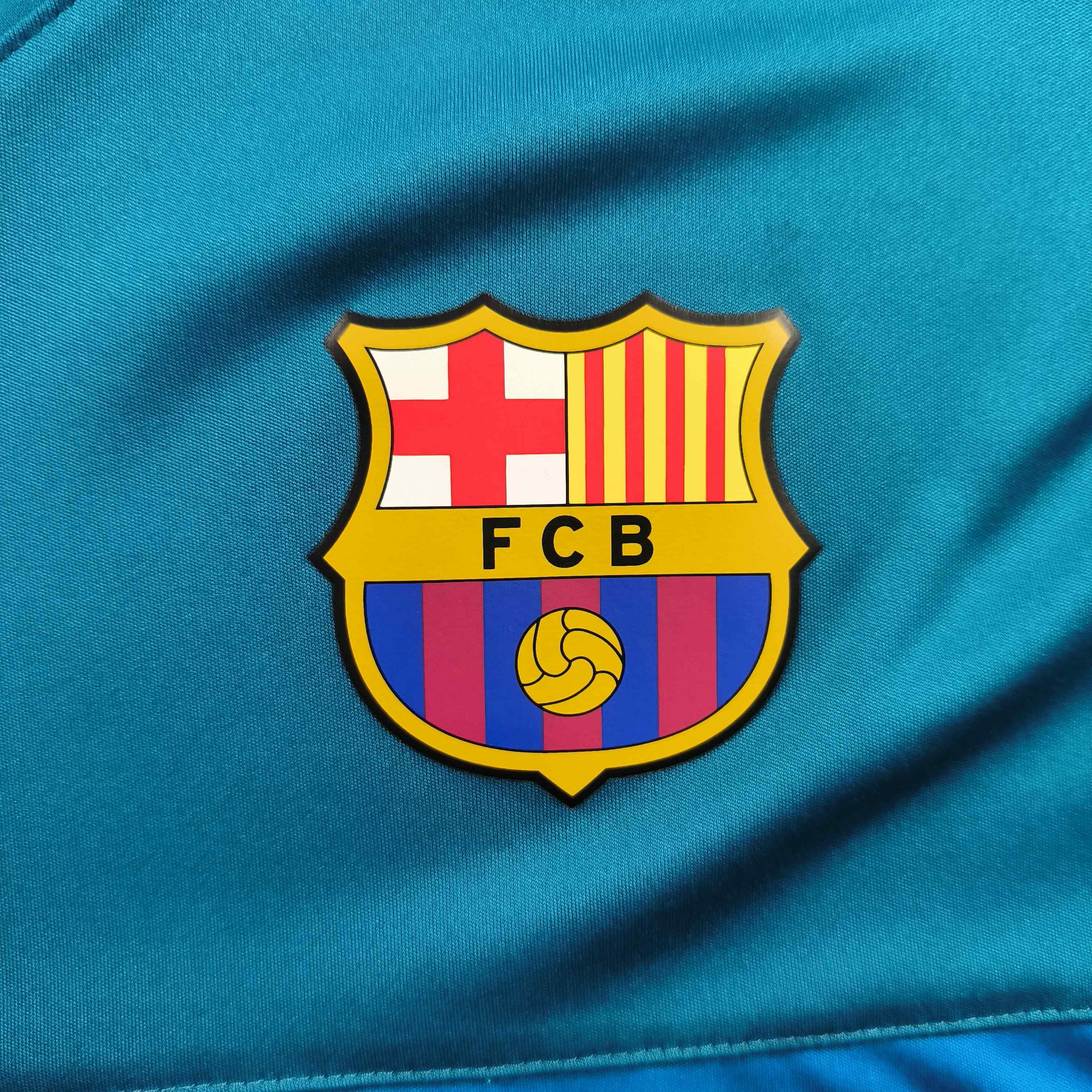 Nike FC Barcelona 2011-12 Nike training football jersey size L Size US L / EU 52-54 / 3 - 3 Thumbnail