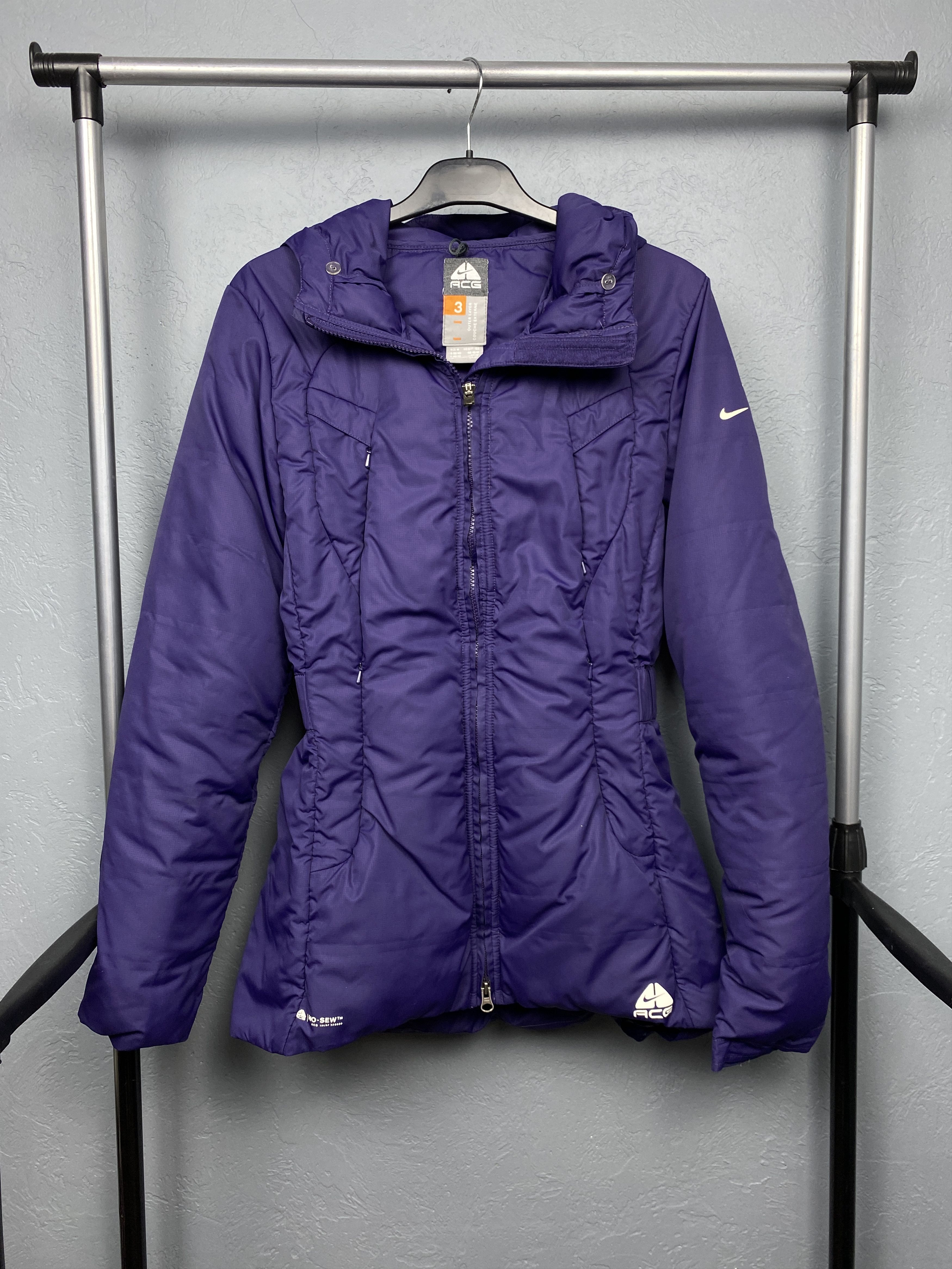 Nike ACG Nike ACG Vintage Womens Down Puffer Jacket Size M / US 6-8 / IT 42-44 - 1 Thumbnail