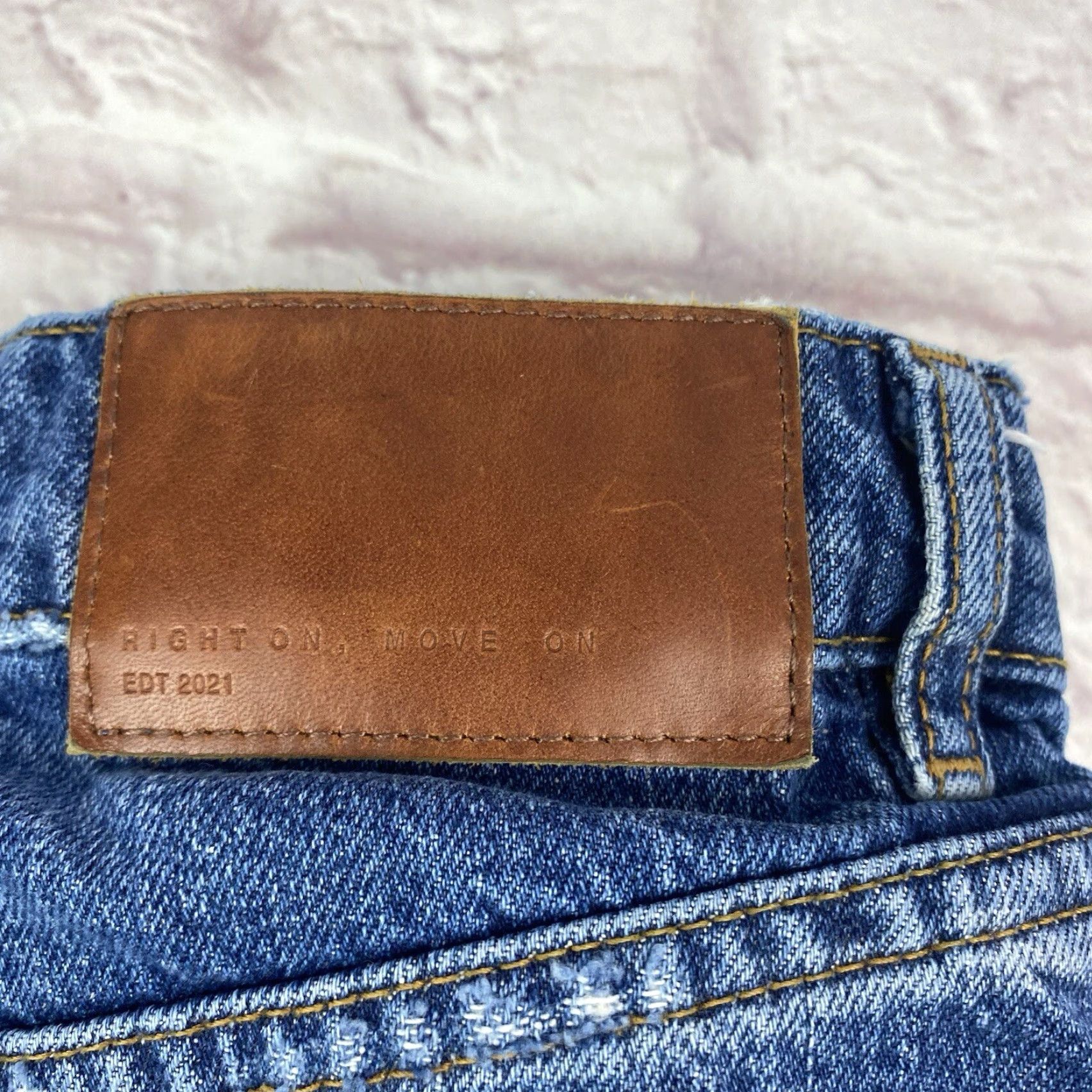 Zara ZARA Teens Junior Jean Shorts Cut-off Distressed Denim Blue Size 2 Mid Rise Size 26" / US 2 / IT 38 - 4 Thumbnail