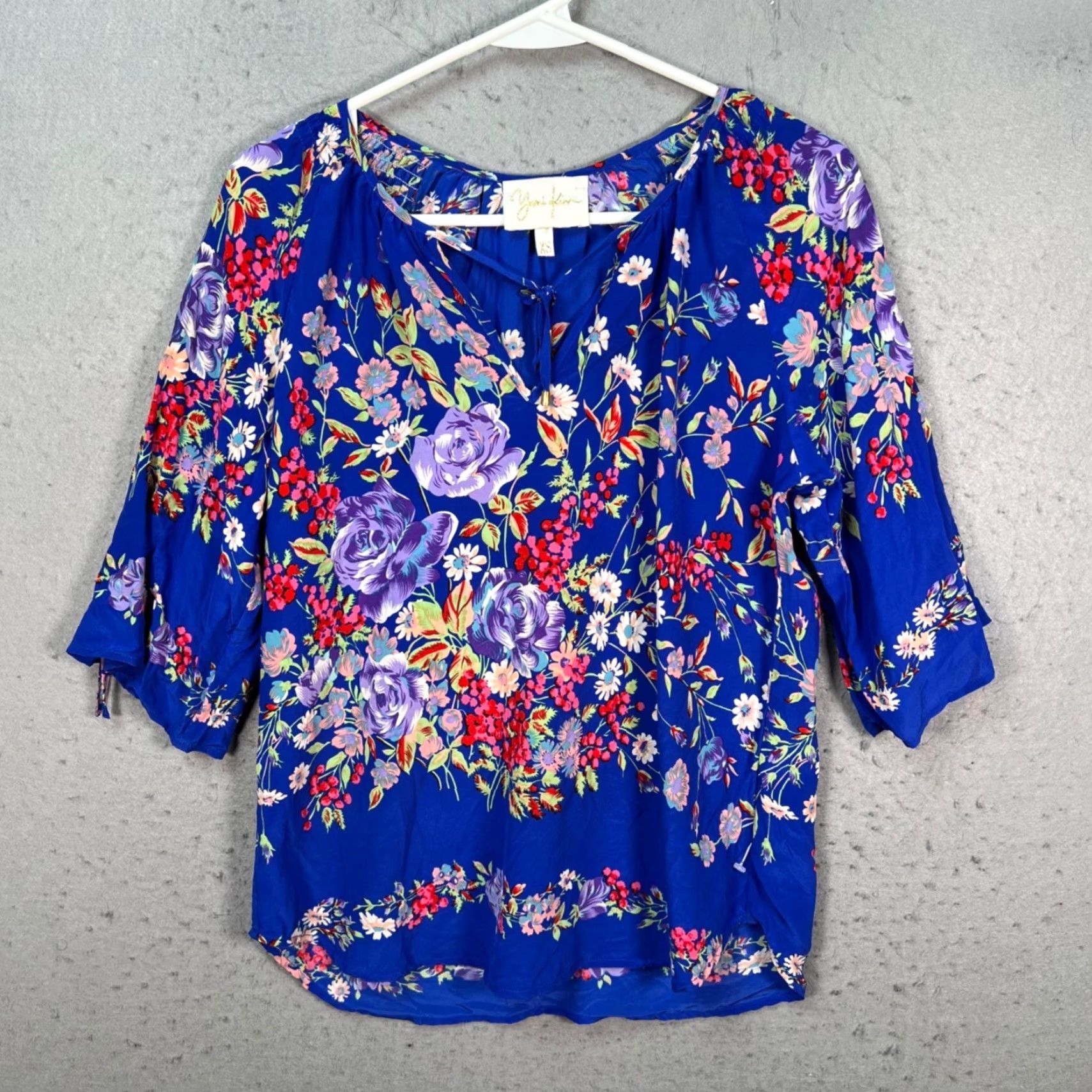 Vintage Yumi Kim Blouse Silk Blue Floral 3/4 Sleeve Keyhole XS Adult Womens Size XS / US 0-2 / IT 36-38 - 2 Thumbnail