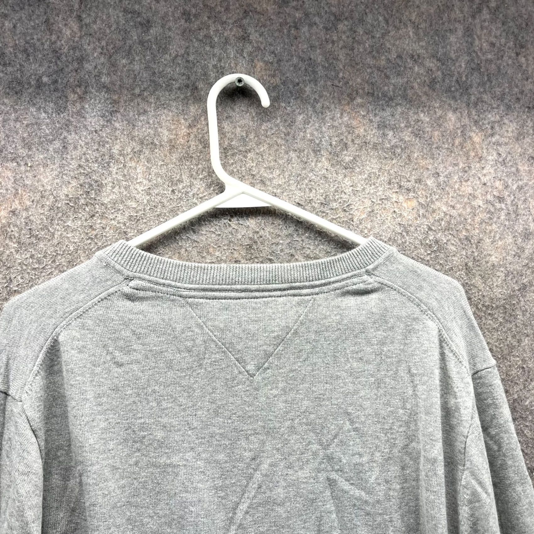 Tommy Hilfiger Tommy Hilfiger Sweater Mens XL Gray V-Neck Pullover Cotton All Seasons Logo Vintage: No Size US XL / EU 56 / 4 - 6 Thumbnail