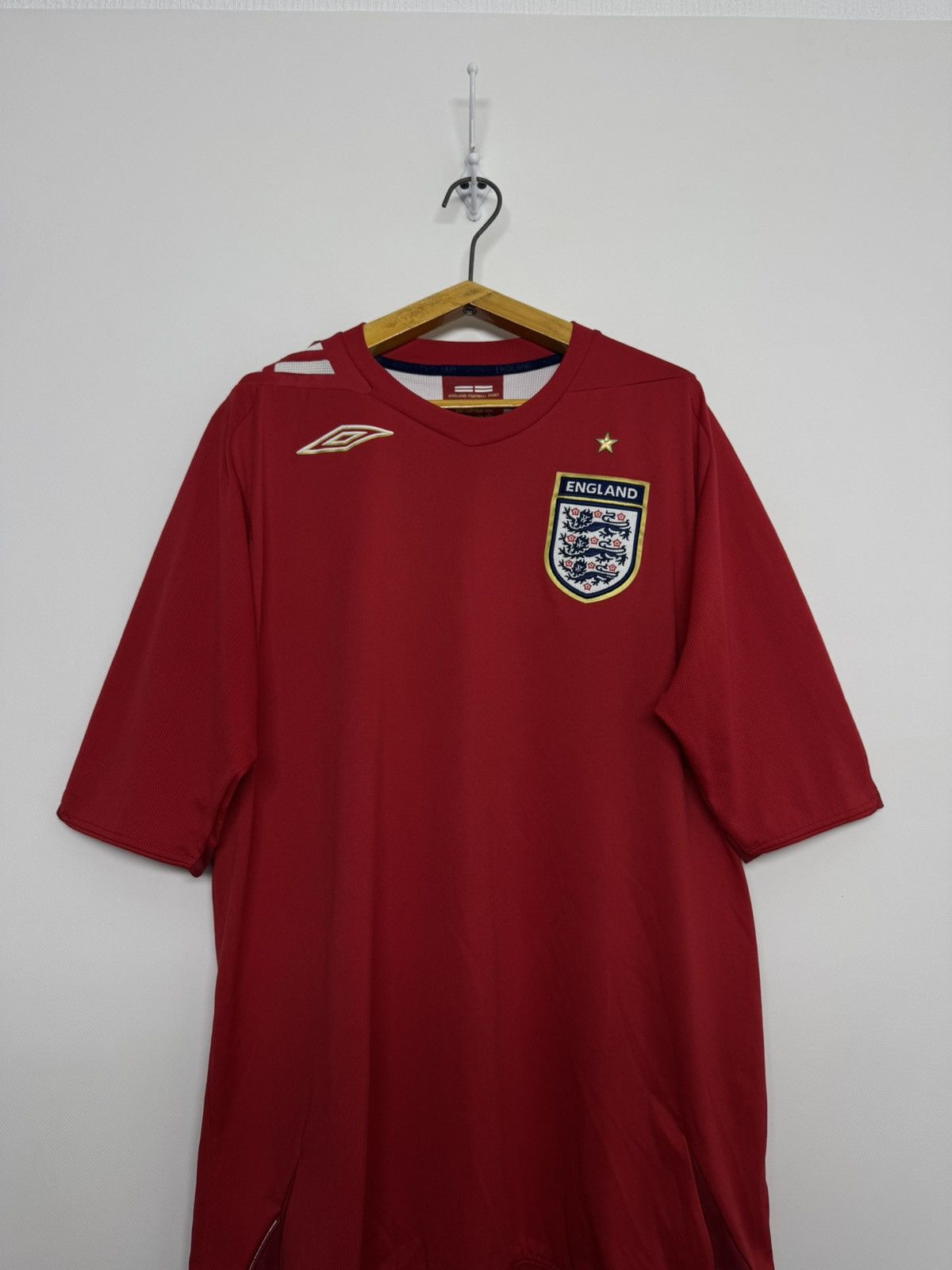 Umbro 2006 2008 England National Umbro Vintage Home Soccer Jersey Size US L / EU 52-54 / 3 - 2 Thumbnail