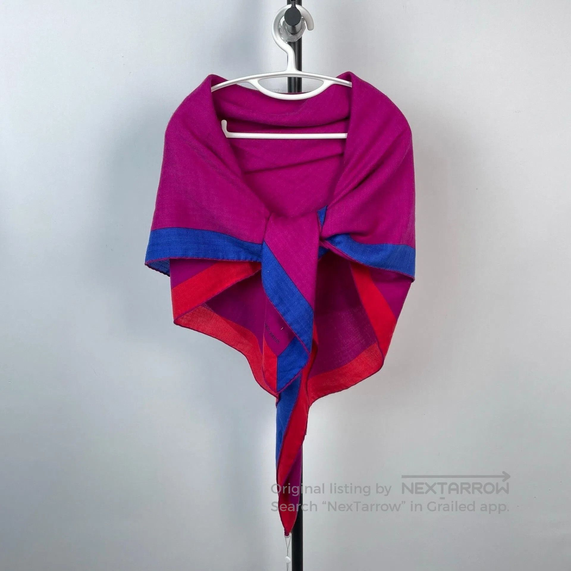 Hermes Hermes Cashmere Silk Triangle Scarf. Size ONE SIZE - 1 Thumbnail
