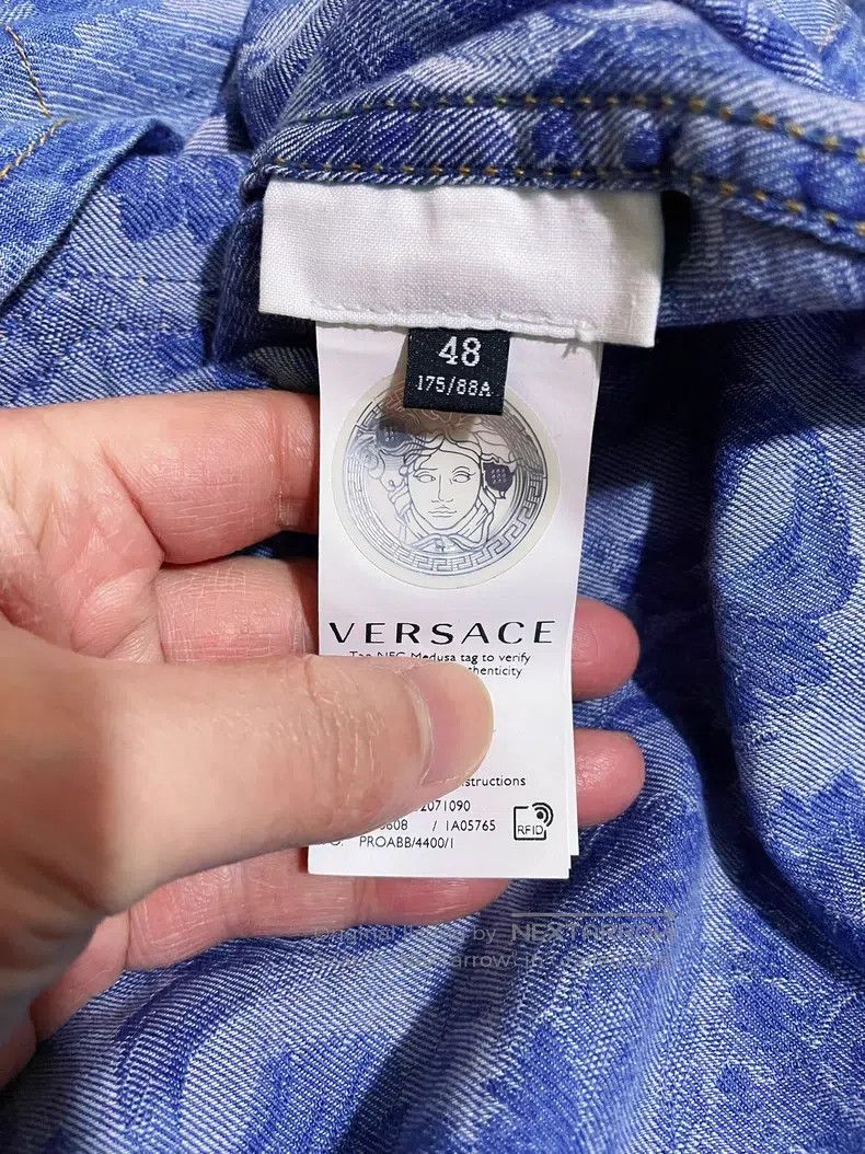 Versace Versace Blue and gold baroque denim shirt Size US M / EU 48-50 / 2 - 7 Thumbnail
