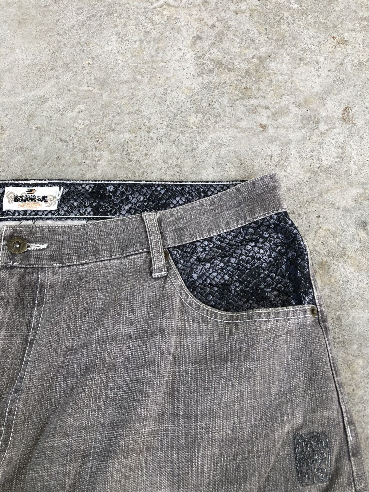 Karakuri Tamashii Karakuri Tamashii Embroidered Jeans Distressed Size US 38 / EU 54 - 17 Thumbnail