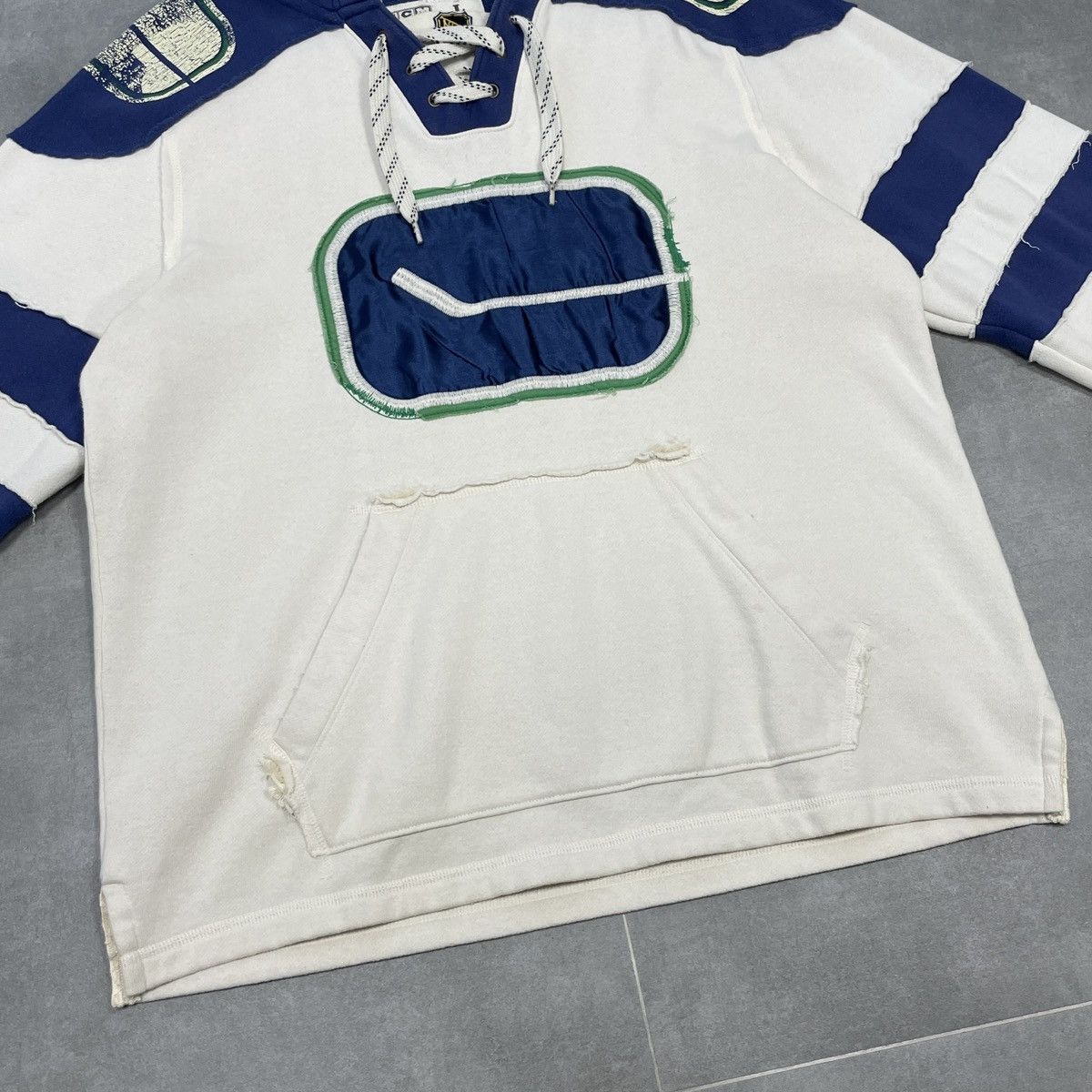 NHL × Reebok × Vintage Vintage Reebok CCM NHL Hockey Hoodie Size L Size US L / EU 52-54 / 3 - 5 Thumbnail