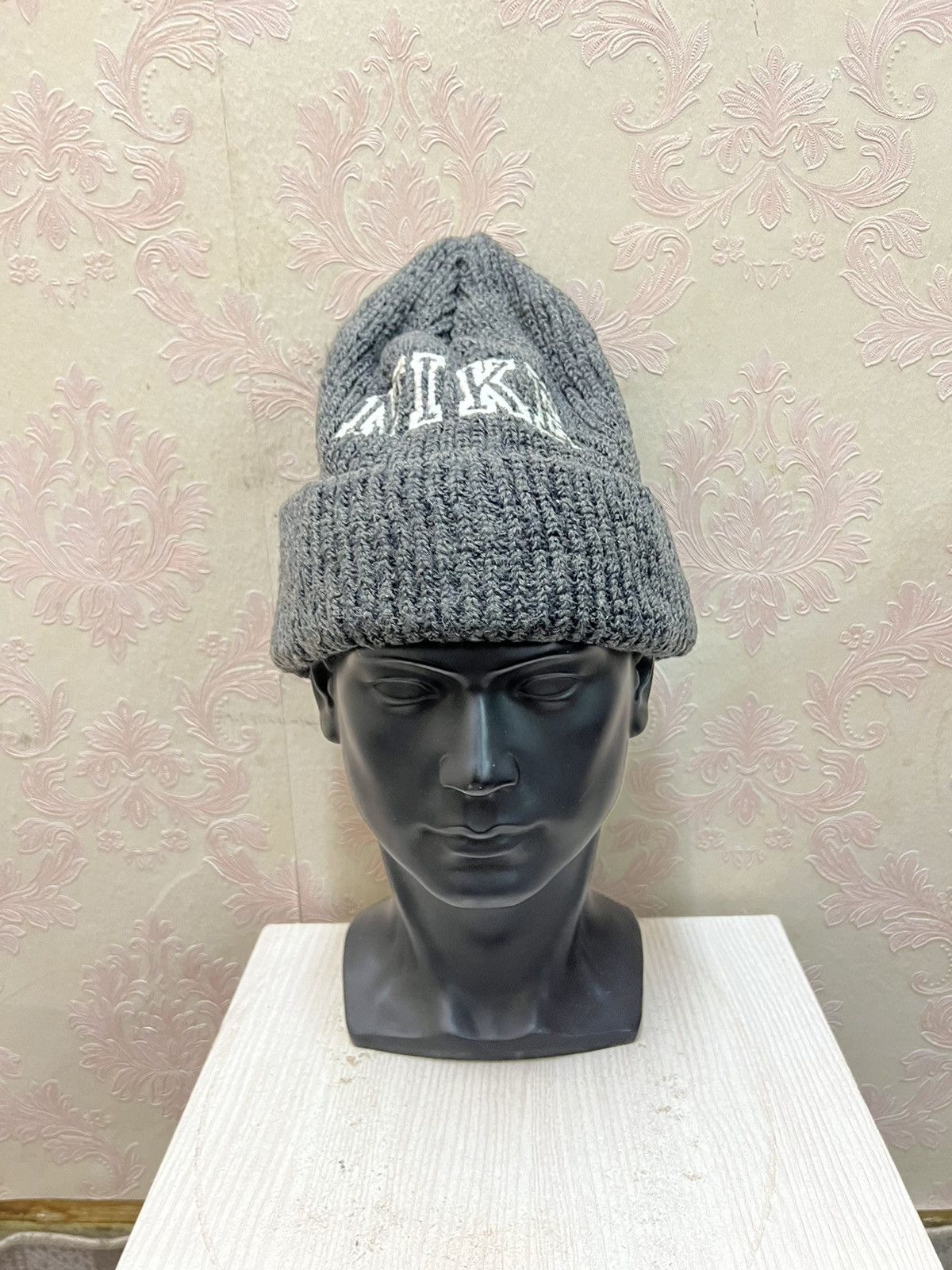 Nike Vintage Nike Spell Out Beanie Hats Size ONE SIZE - 2 Thumbnail