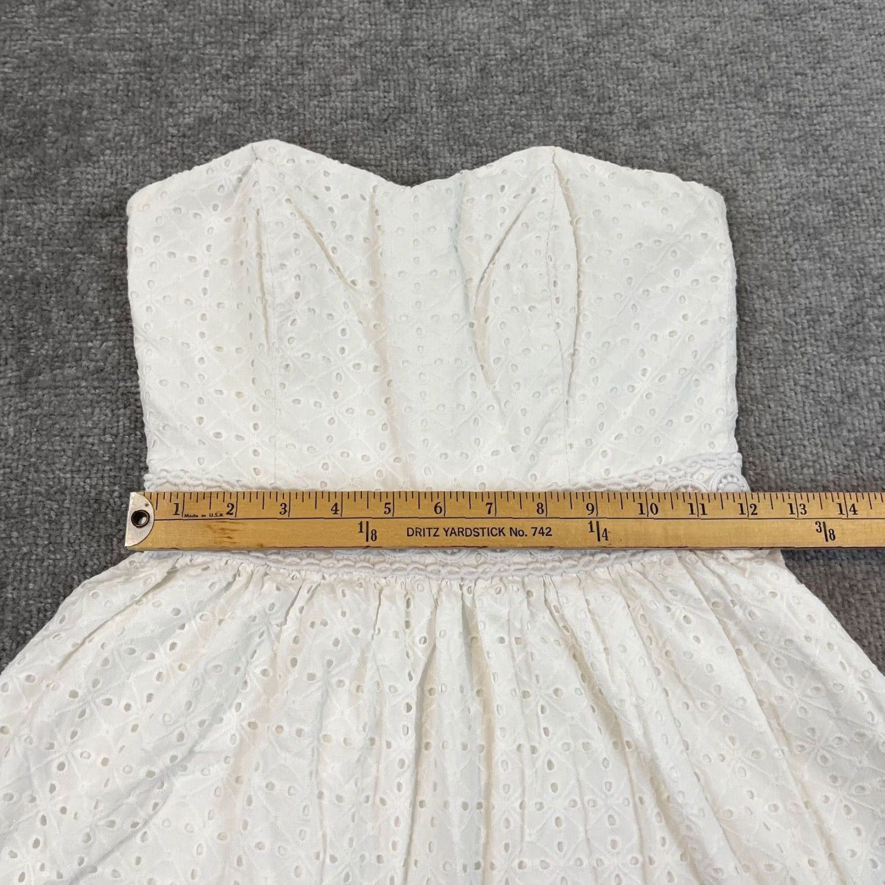 Lilly Pulitzer Lilly Pulitzer Dress Womens Size 00 White Eyelet Marta Resort Diamond Knit Prep Size XXS / US 00 / IT 34 - 6 Thumbnail