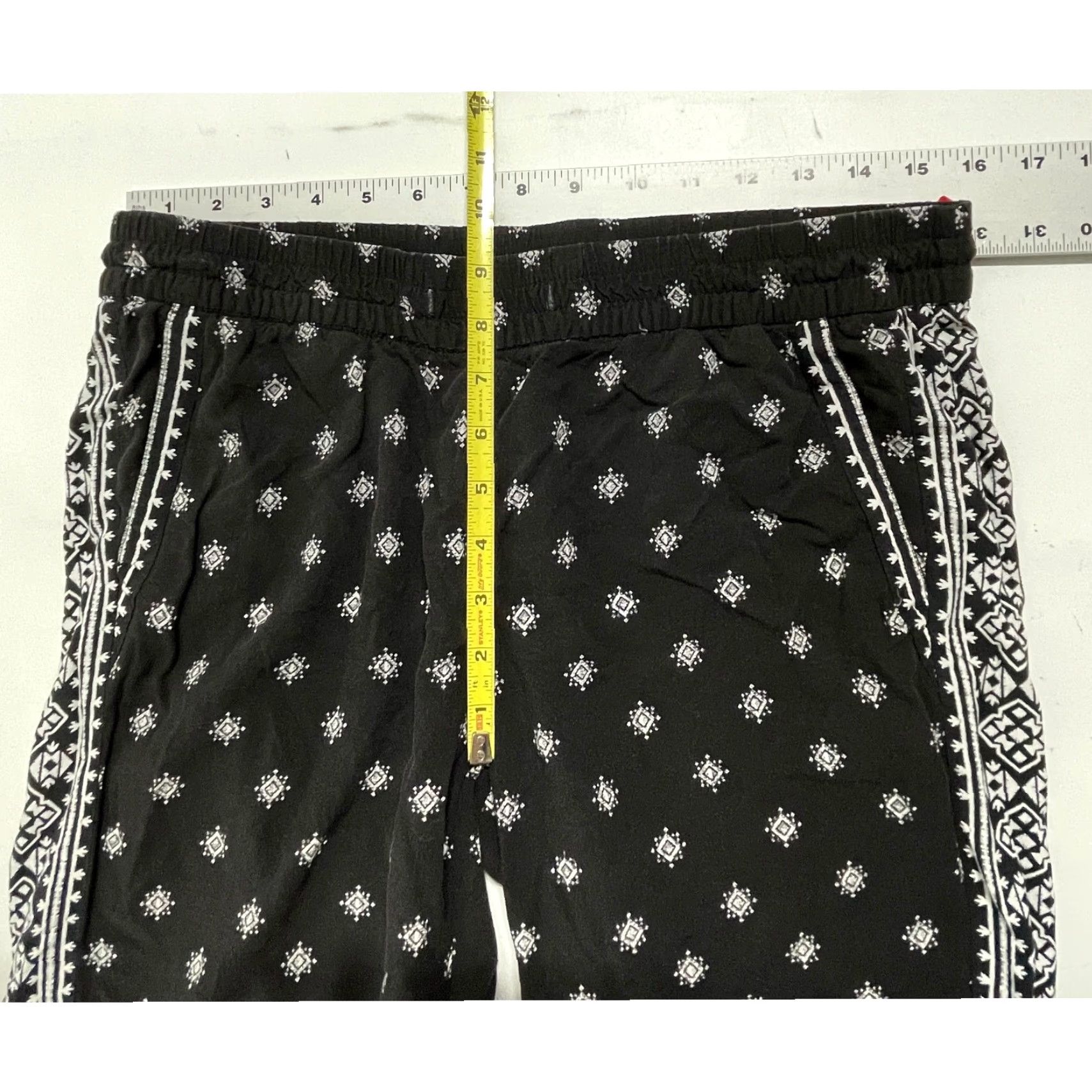Old Navy Old Navy Ankle Pants Women M Black White All Over Print Boho Hippie Prairie Geometric Vintage No Size 24" / US 00 / IT 34 - 7 Thumbnail