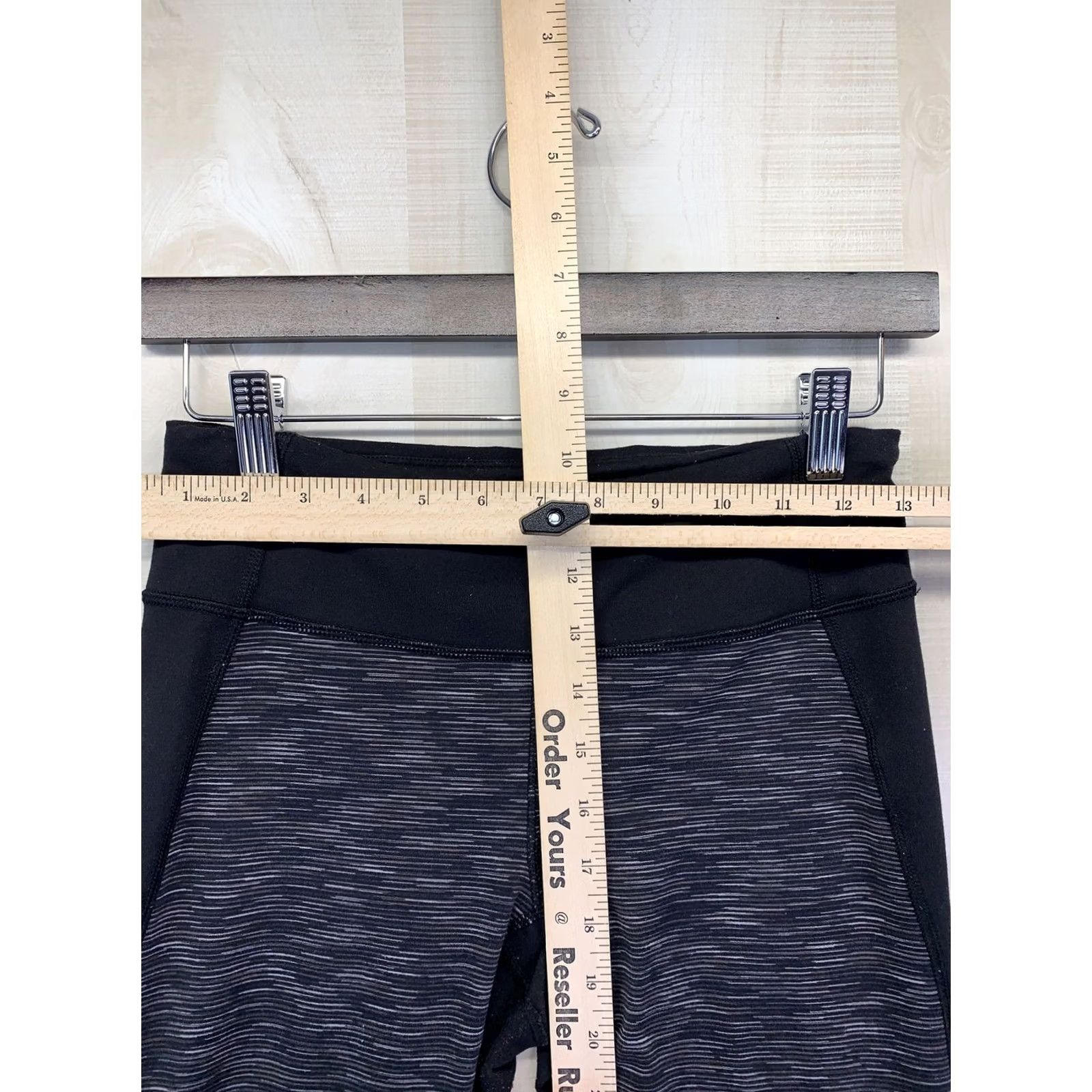 Vintage - Keywords: "Lucy Womens", "Cropped Workout Leggings", "Activewear", "45% FUZZIES, 50% BLACK" are important Size 28" / US 6 / IT 42 - 2 Thumbnail