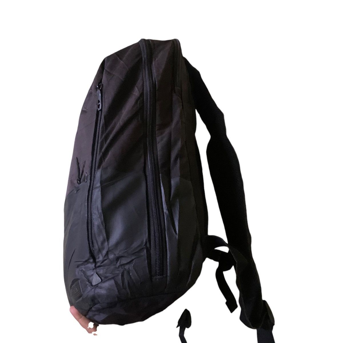 Tumi Tumi backpack black interior have laptop sleeve (sun faded) Size ONE SIZE - 3 Thumbnail