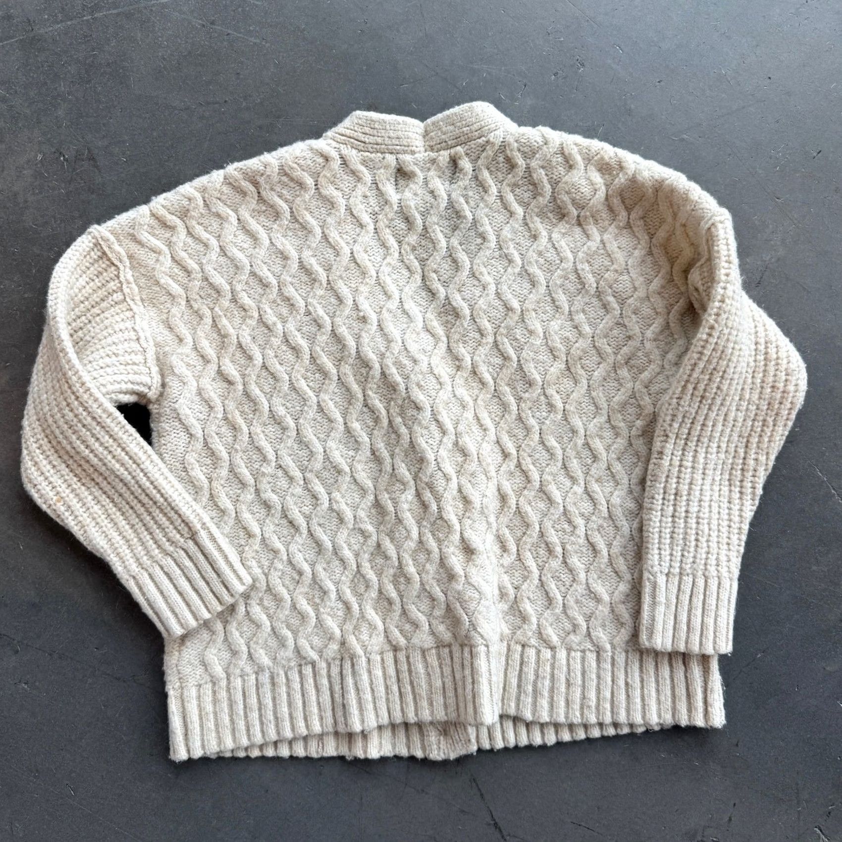 American Eagle Outfitters VINTAGE American Eagle Outfitters Cable Knit Cardigan Beige Women XS Sweater Knit Long Sleeve V-Neck Casual All Seasons Size XS Size XS / US 0-2 / IT 36-38 - 2 Thumbnail
