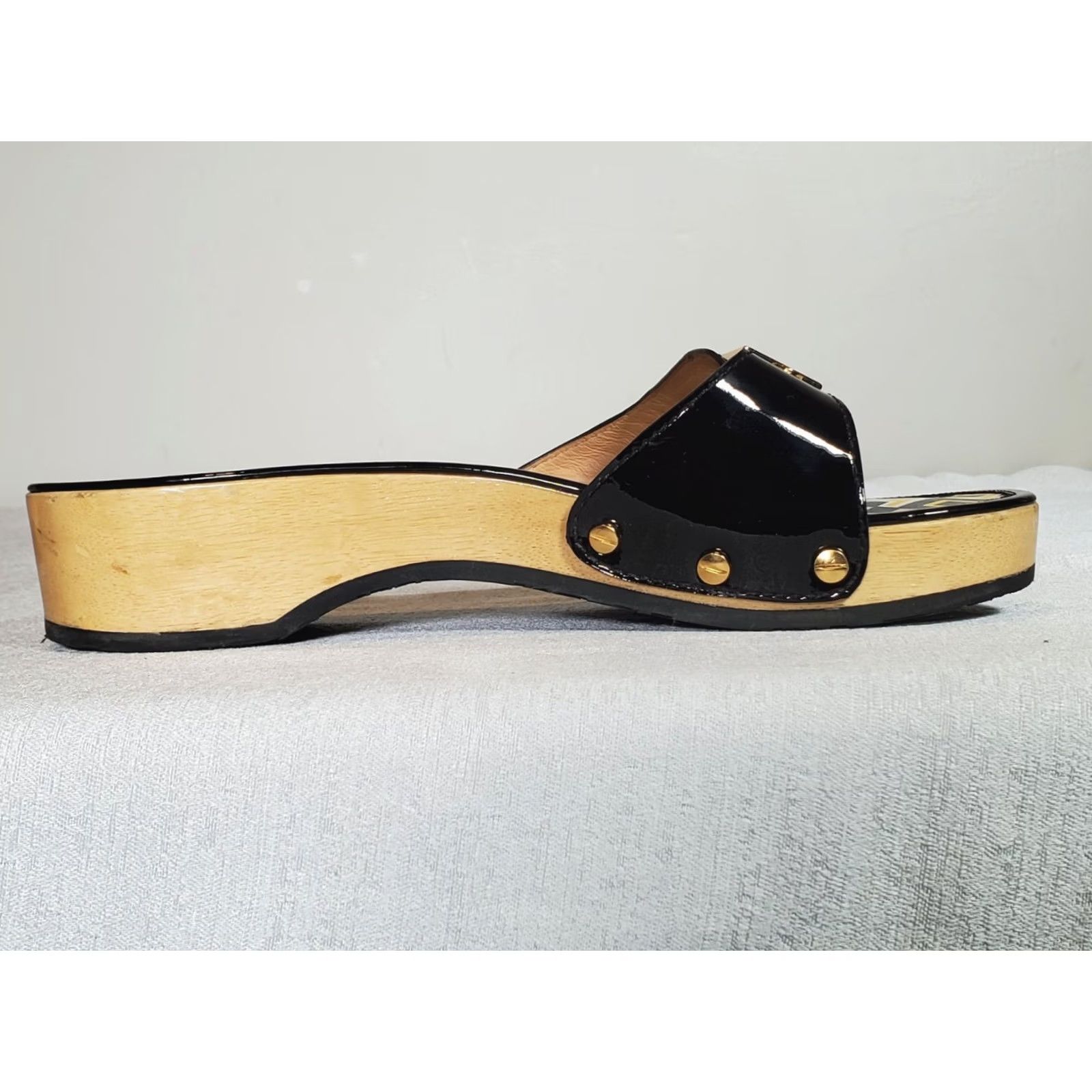 Tory Burch Tory Burch Dixon Patent Leather Wooden Clog Sandals Black Yellow Women US 8.5 Sandal Slip-On Block Heel Vintage No Size US 9 / IT 39 - 4 Thumbnail