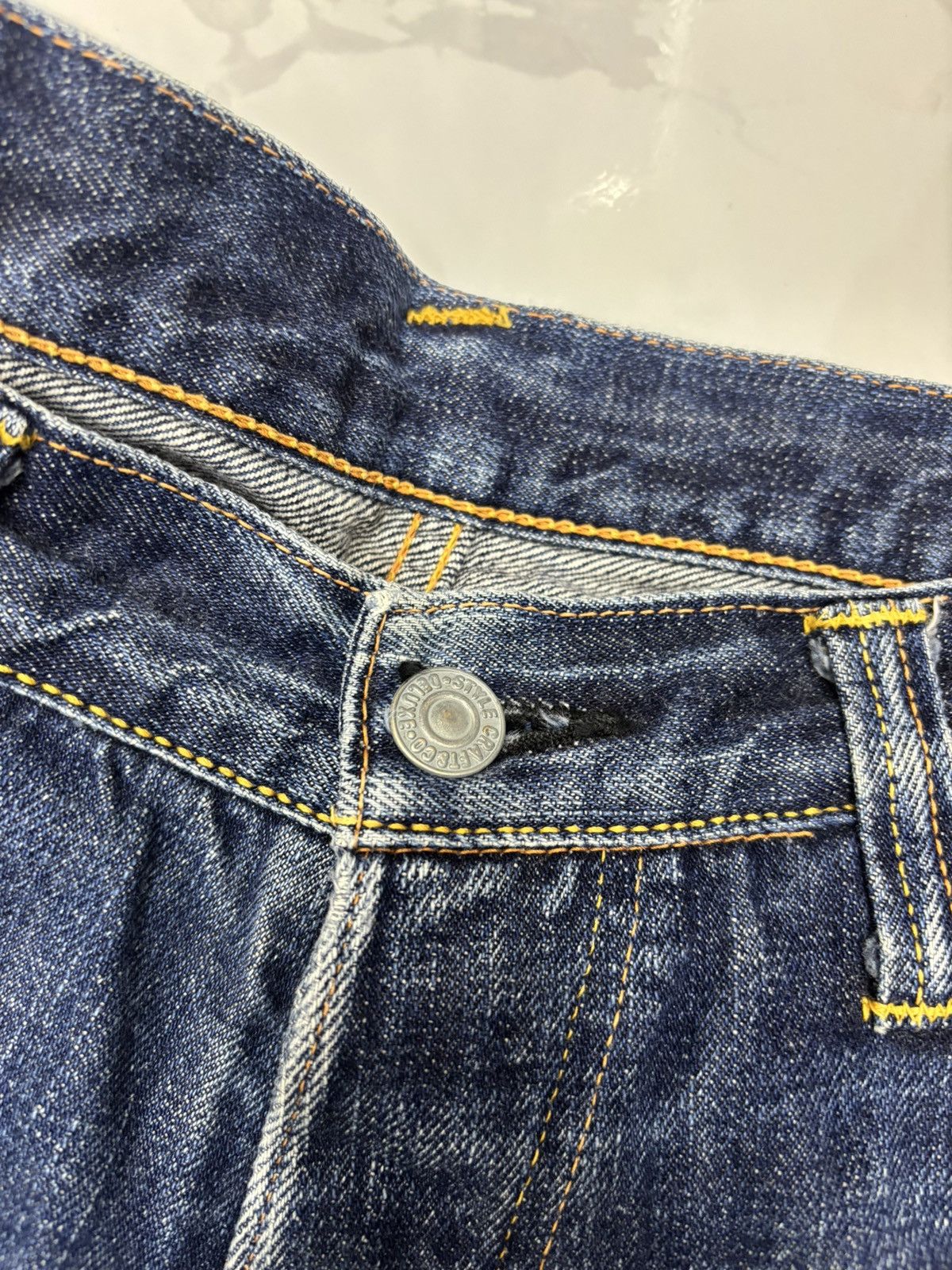 Evisu THRASHED EVISU SELVEDGE CLAWMARK DISTRESSED DENIM JEANS Size US 29 - 14 Thumbnail