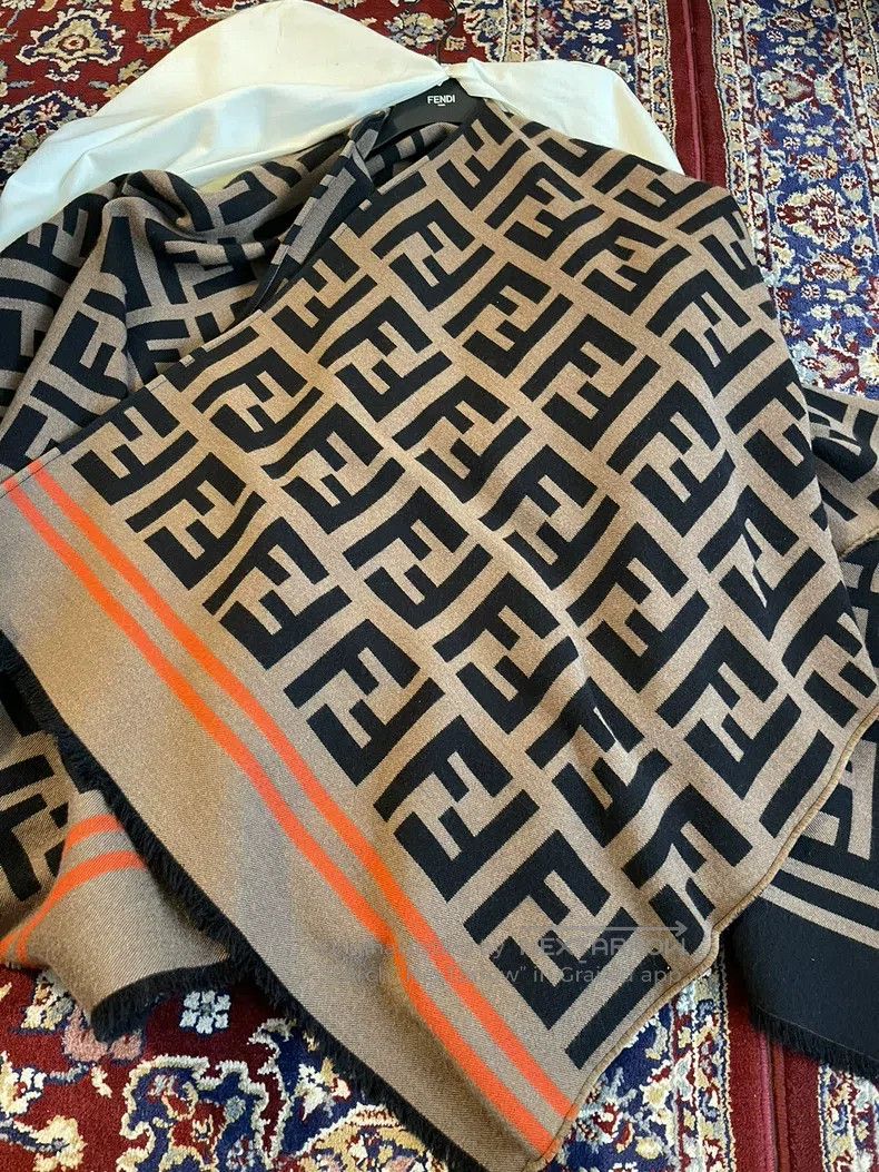 Fendi Fendi Cape Size ONE SIZE - 2 Thumbnail