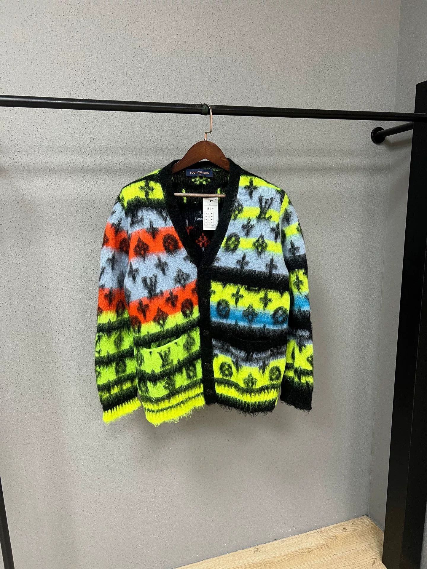 Louis Vuitton LV Mohair Cardigan Size US XL / EU 56 / 4 - 1 Thumbnail