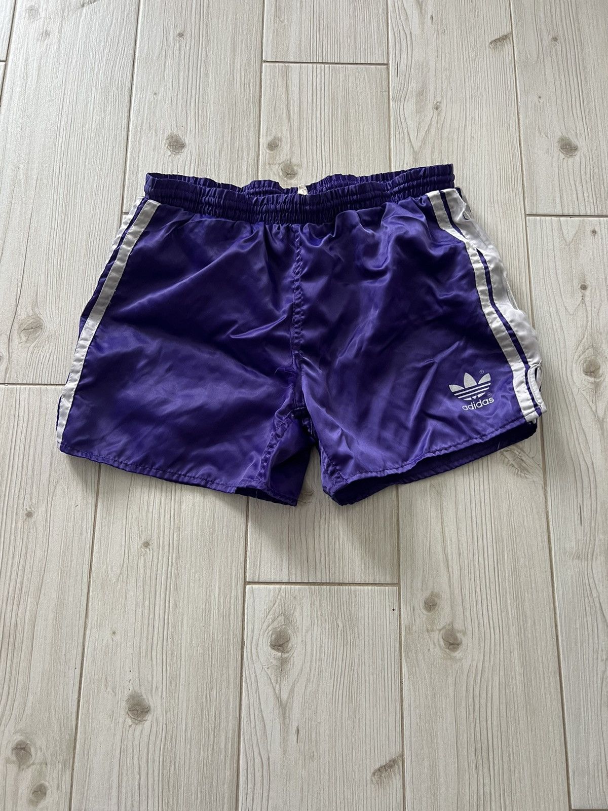 Adidas 1990s ADIDAS VINTAGE SHORTS FOOTBALL SOCCER RUNNING PURPLE Size US 30 / EU 46 - 2 Thumbnail