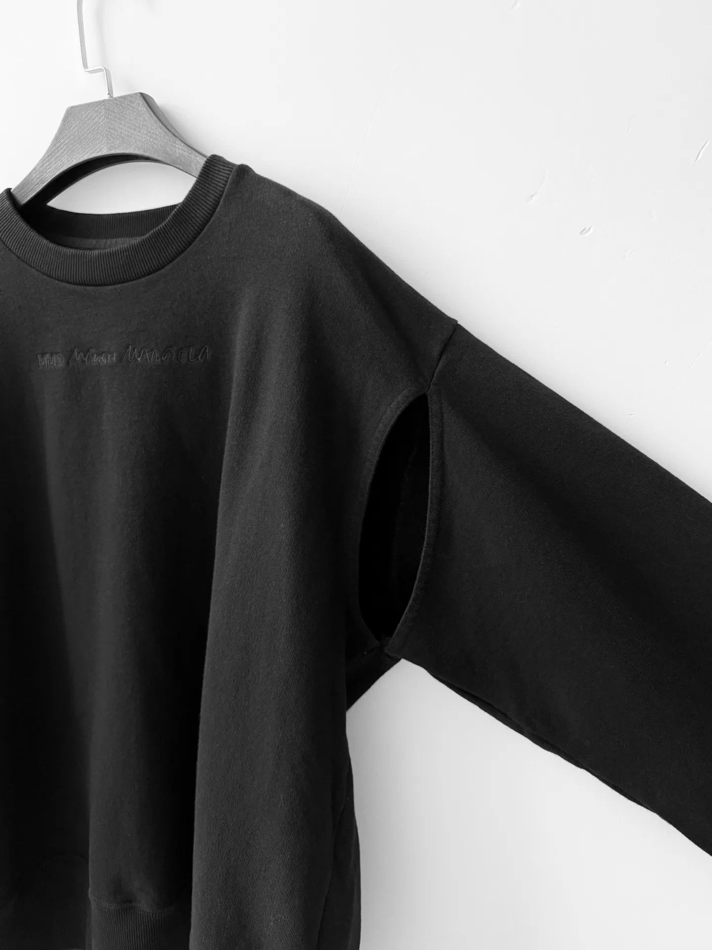 MM6 MM6 S/S20 Cutout Embroidered Sweatshirt Black M Size M / US 6-8 / IT 42-44 - 5 Thumbnail