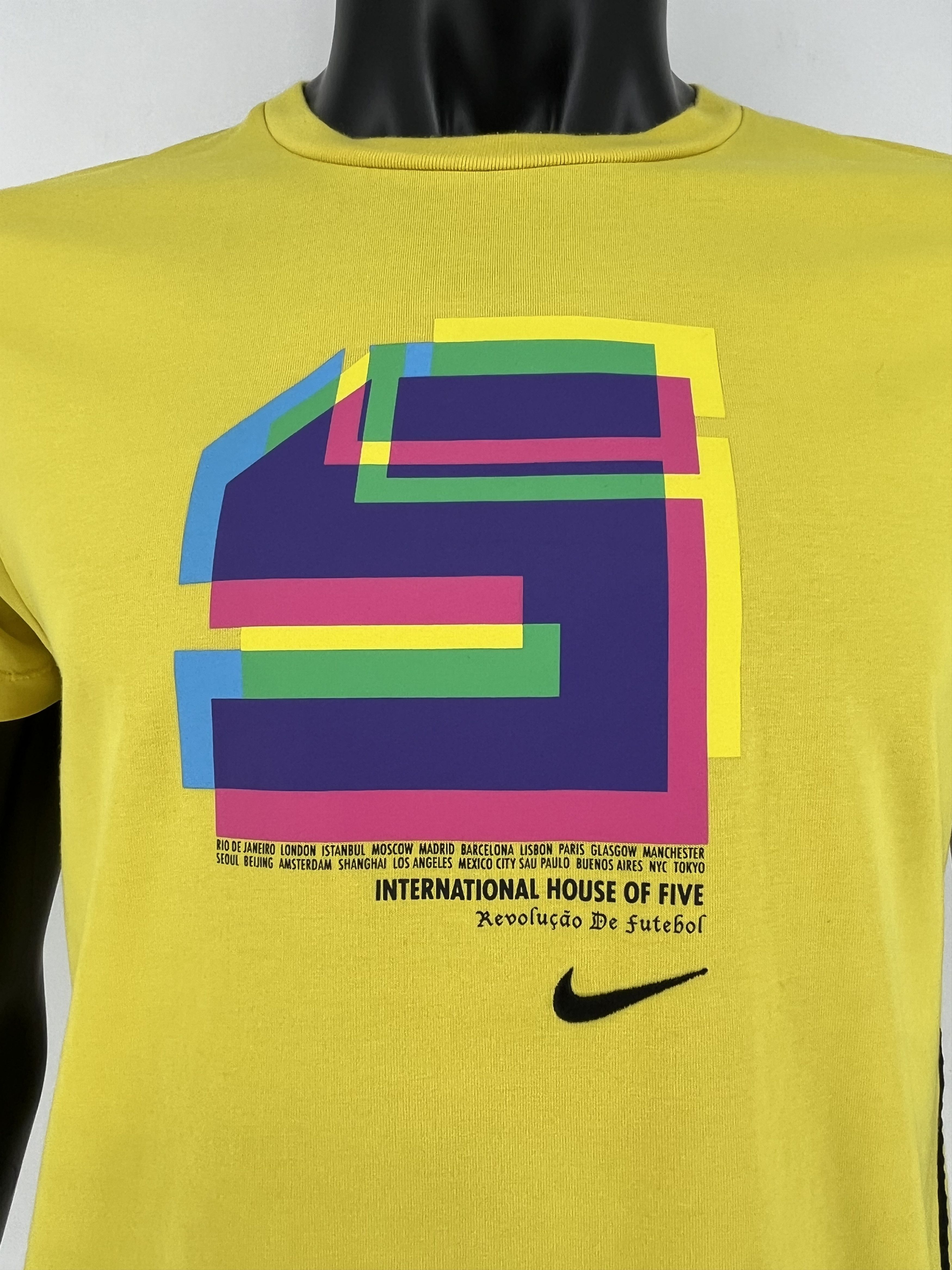 Nike × Vintage Nike fit International House Of 5 Revolucao De Futebol Tee Size US M / EU 48-50 / 2 - 6 Thumbnail