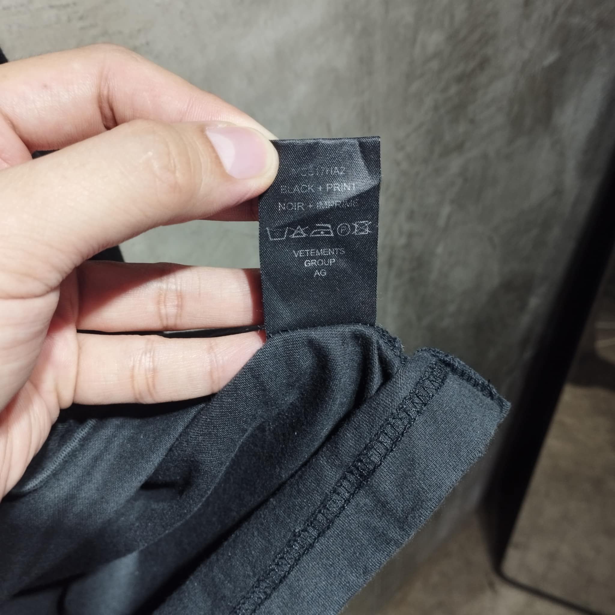 Hanes × Vetements Vetements X Hanes Staff Tee Size US XXS / EU 40 - 8 Thumbnail