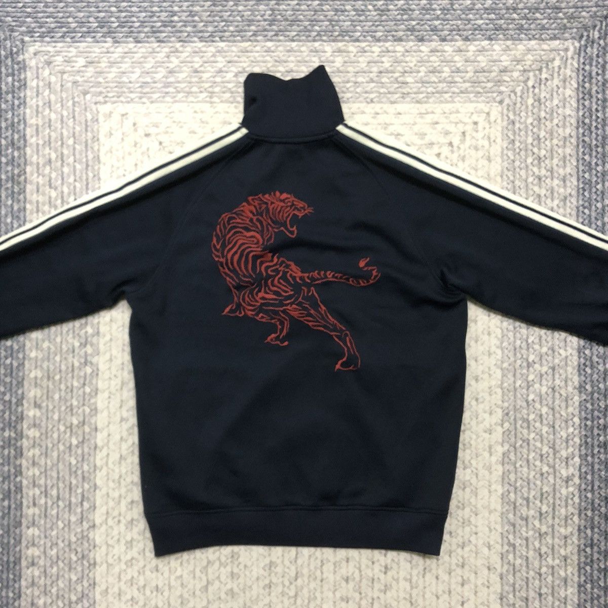 Asics × Japanese Brand × Onitsuka Tiger Rare Distressed Onitsuka Tiger Big Logo Tracktop Jacket Size US L / EU 52-54 / 3 - 7 Thumbnail