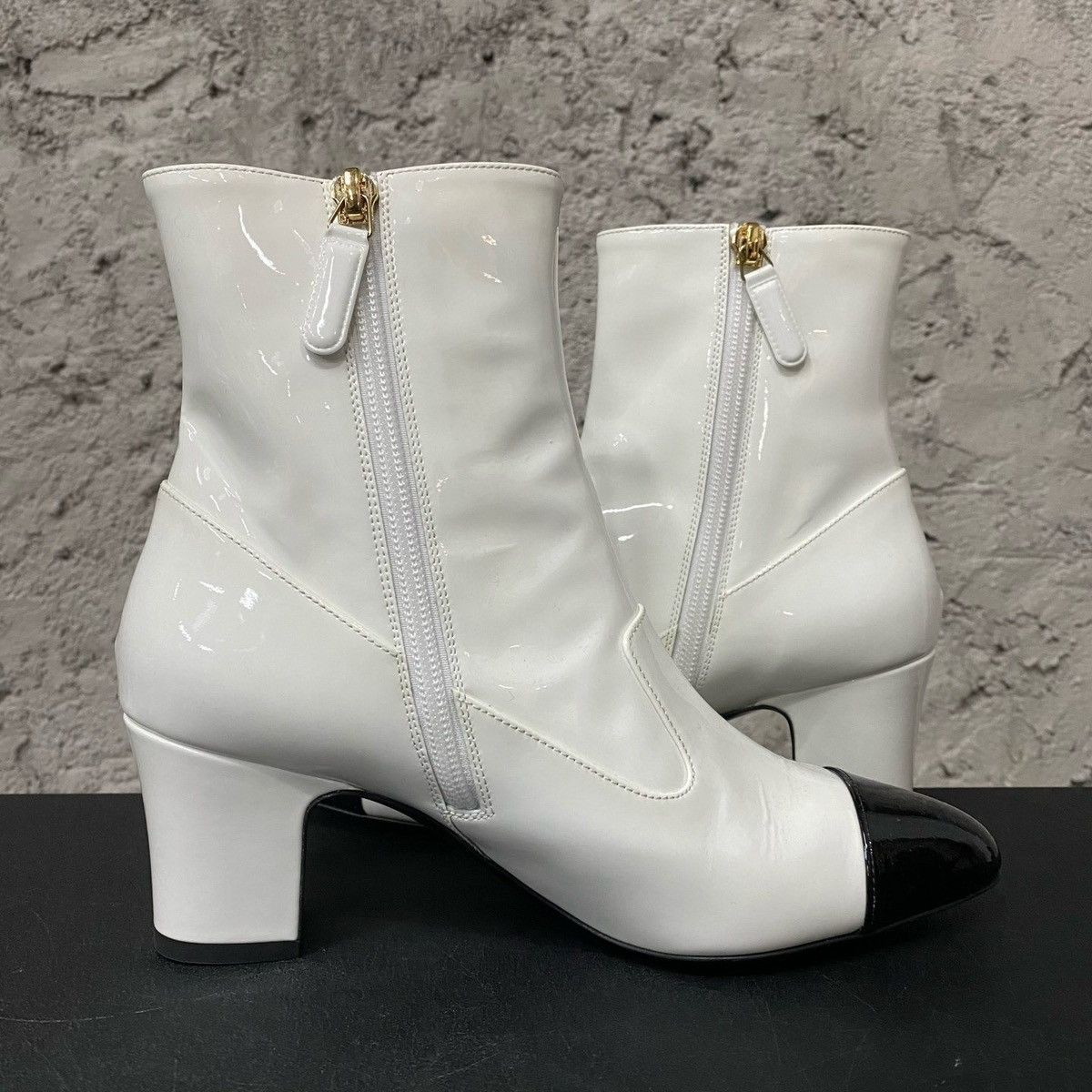 Chanel Chanel white and black patent leather boots Size US 6.5 / IT 36.5 - 5 Thumbnail