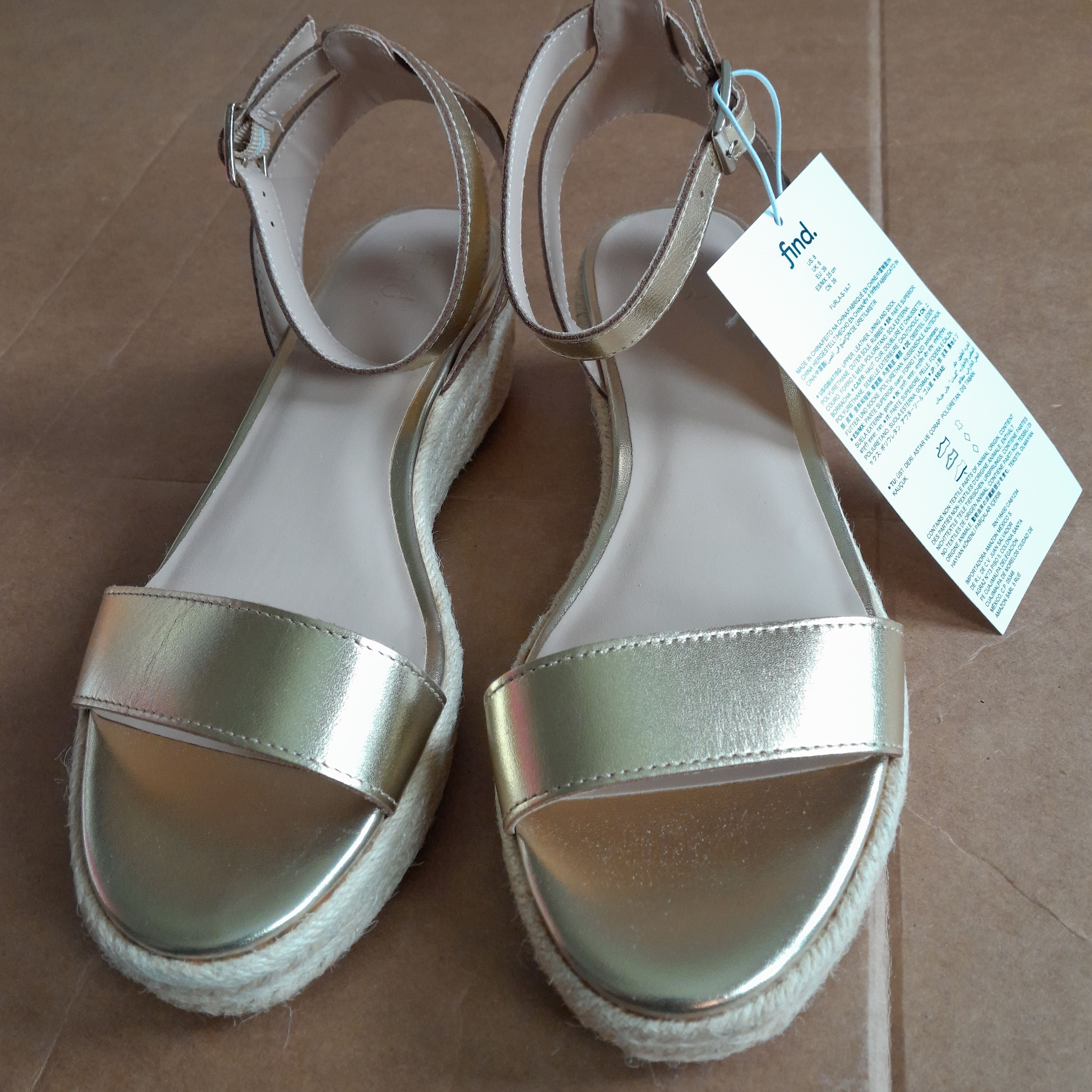 Other Find women’s sandals Color gold block heel Size US 8 / IT 38 - 1 Thumbnail