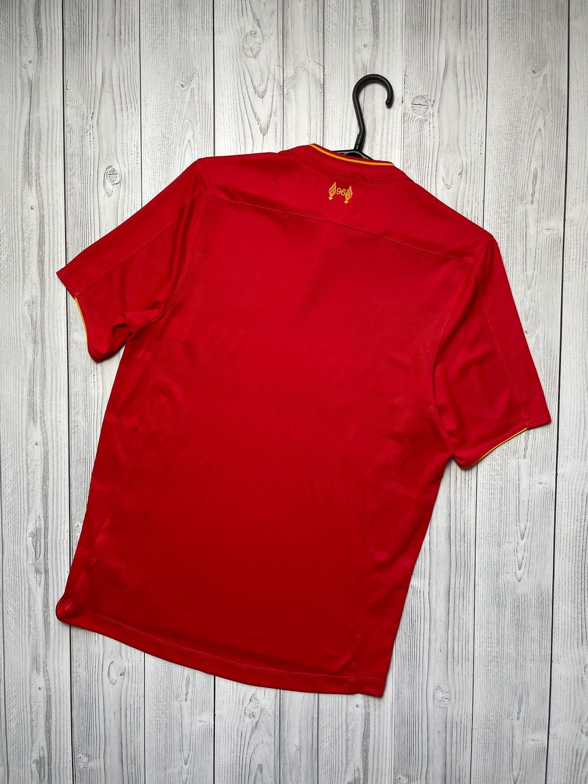 New Balance × Vintage Vintage New Balance Liverpool soccer jersey size S red Size US S / EU 44-46 / 1 - 8 Thumbnail