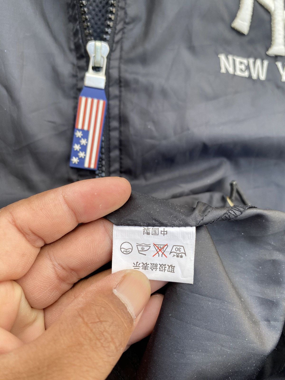 New York Yankees Rare New York Yankees NY Athletic Wear Raincoat Size US L / EU 52-54 / 3 - 15 Thumbnail