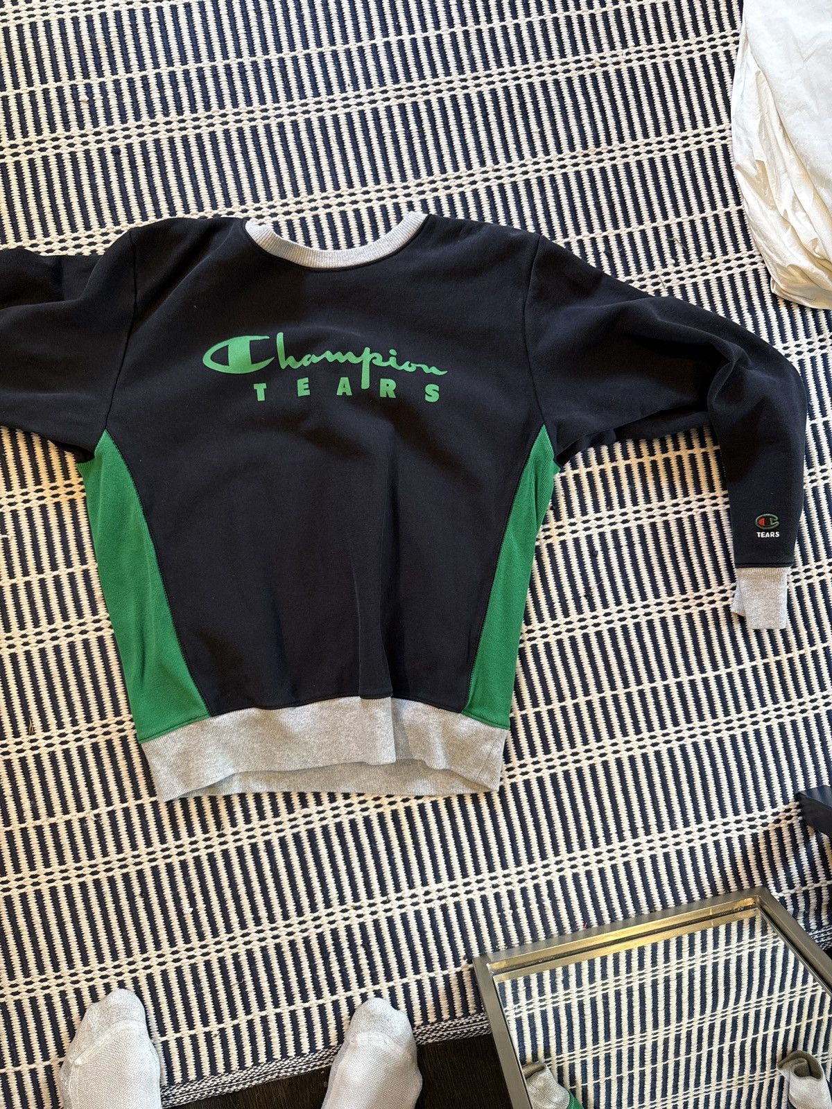 Champion Champion Tears Crewneck Size US L / EU 52-54 / 3 - 1 Thumbnail