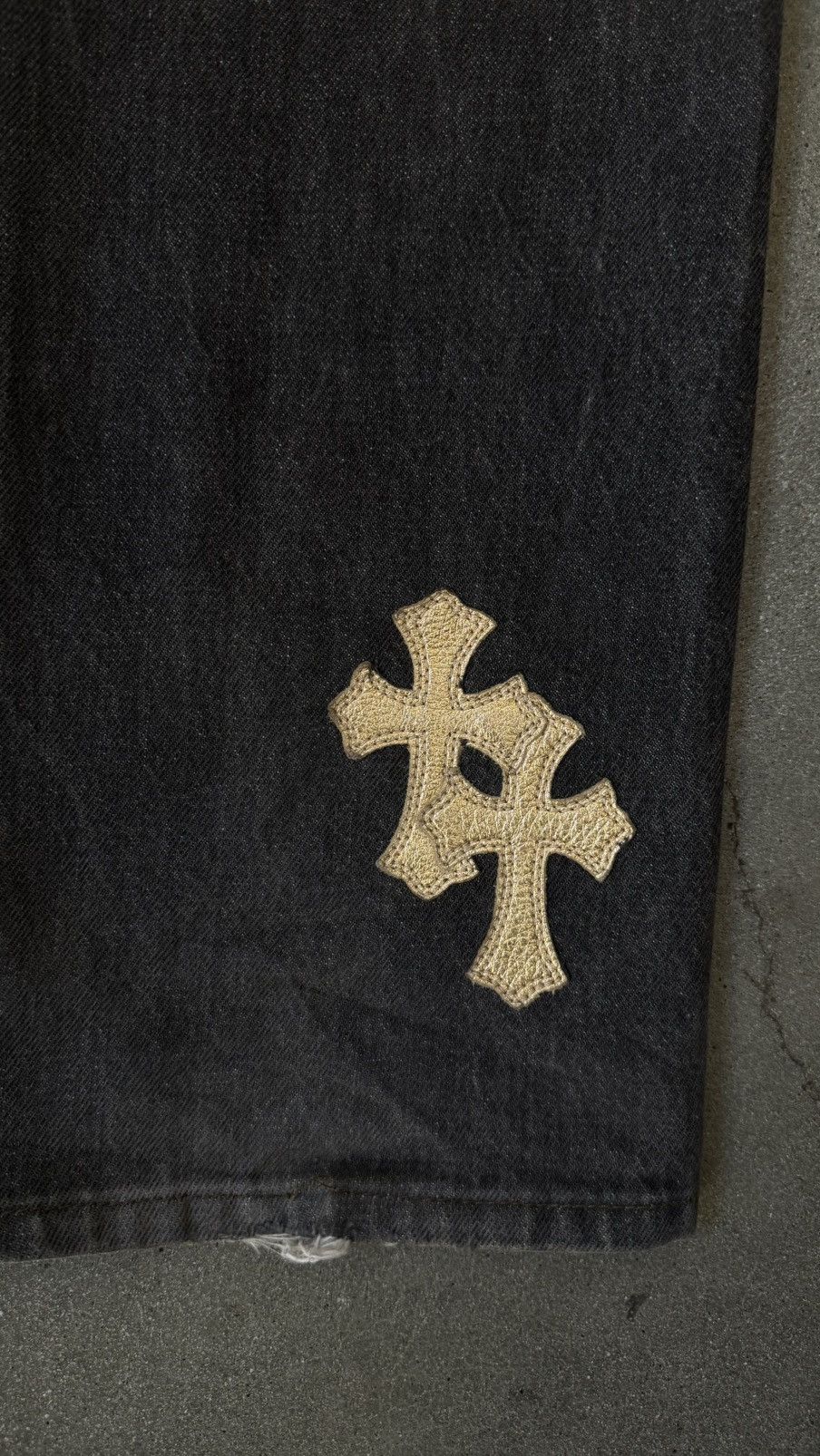 Chrome Hearts RARE!!! CHROME HEARTS LEVI'S BLACK DENIM "GOLD CROSSES" Size US 33 - 10 Thumbnail