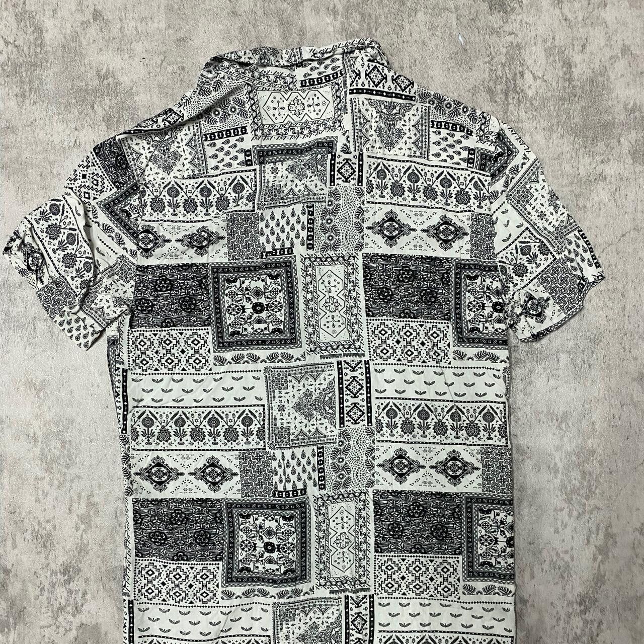 Other White and black patterned short sleeve shirt #retro Size US M / EU 48-50 / 2 - 4 Thumbnail
