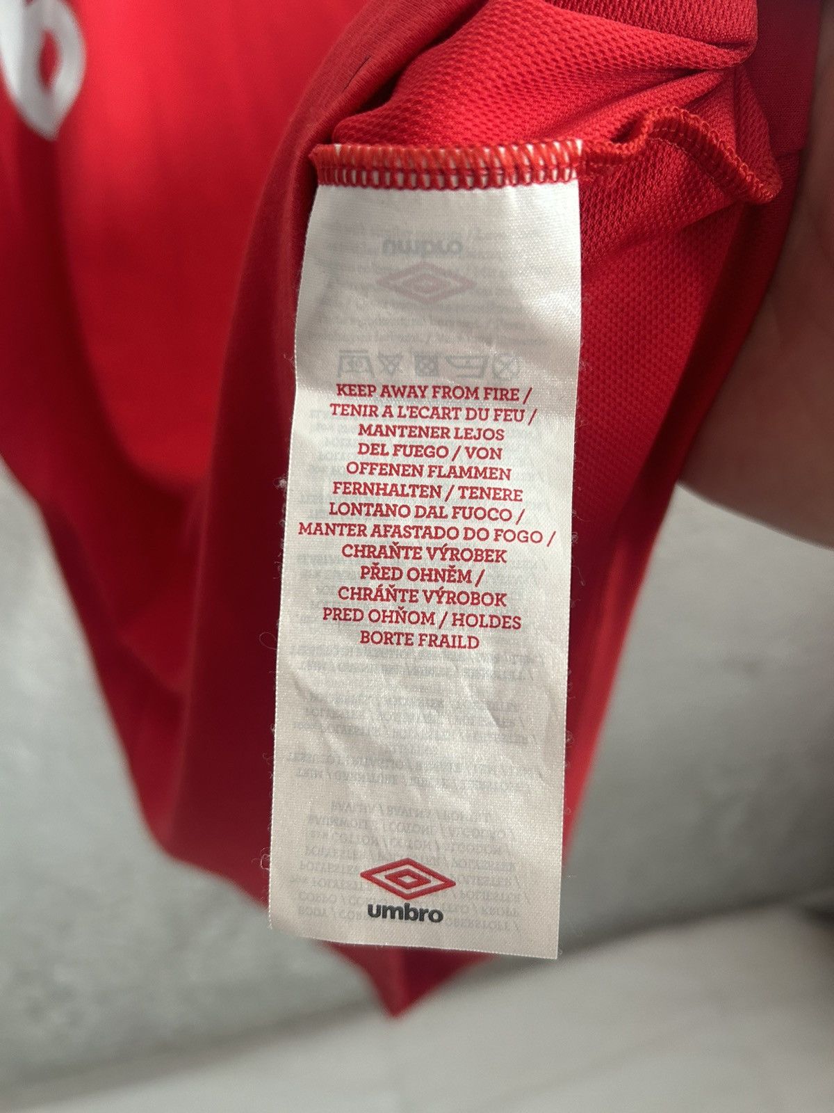 Umbro 2010 FIFA World Cup John Terry Umbro England Away Kit Size US M / EU 48-50 / 2 - 8 Thumbnail