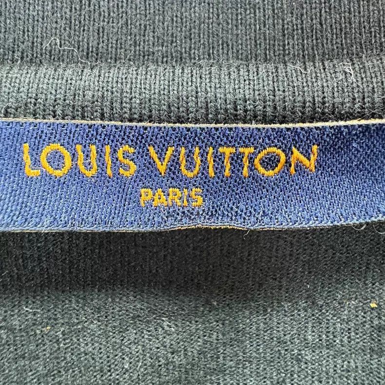 Louis Vuitton Louis Vuitton Black Embossed Logo T-Shirt Size US M / EU 48-50 / 2 - 5 Thumbnail