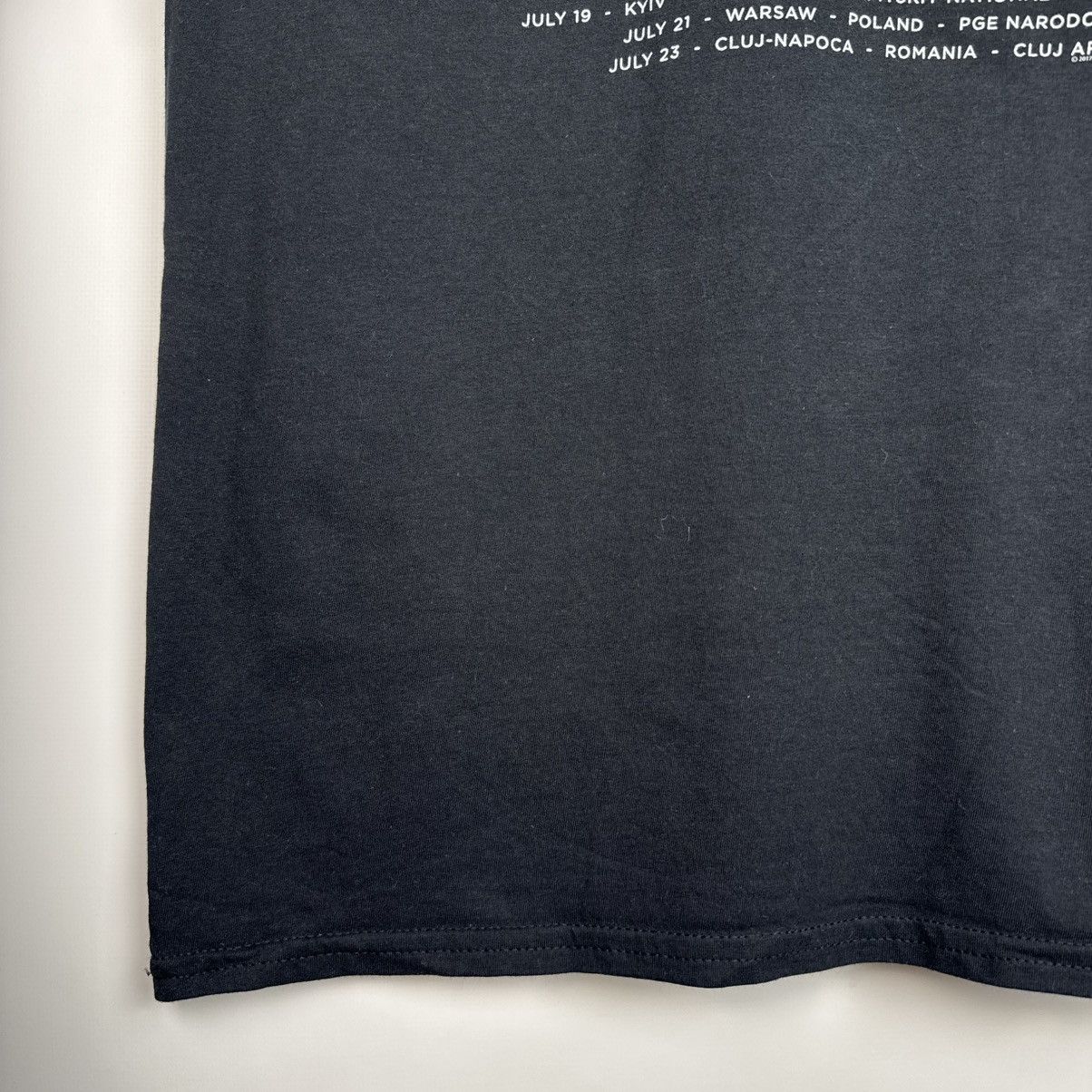 Gildan GLOBAL SPIRIT Y2K RARE TEE 2017 TOUR ROCK BAND BLACK T-SHIRT Size US XL / EU 56 / 4 - 19 Thumbnail
