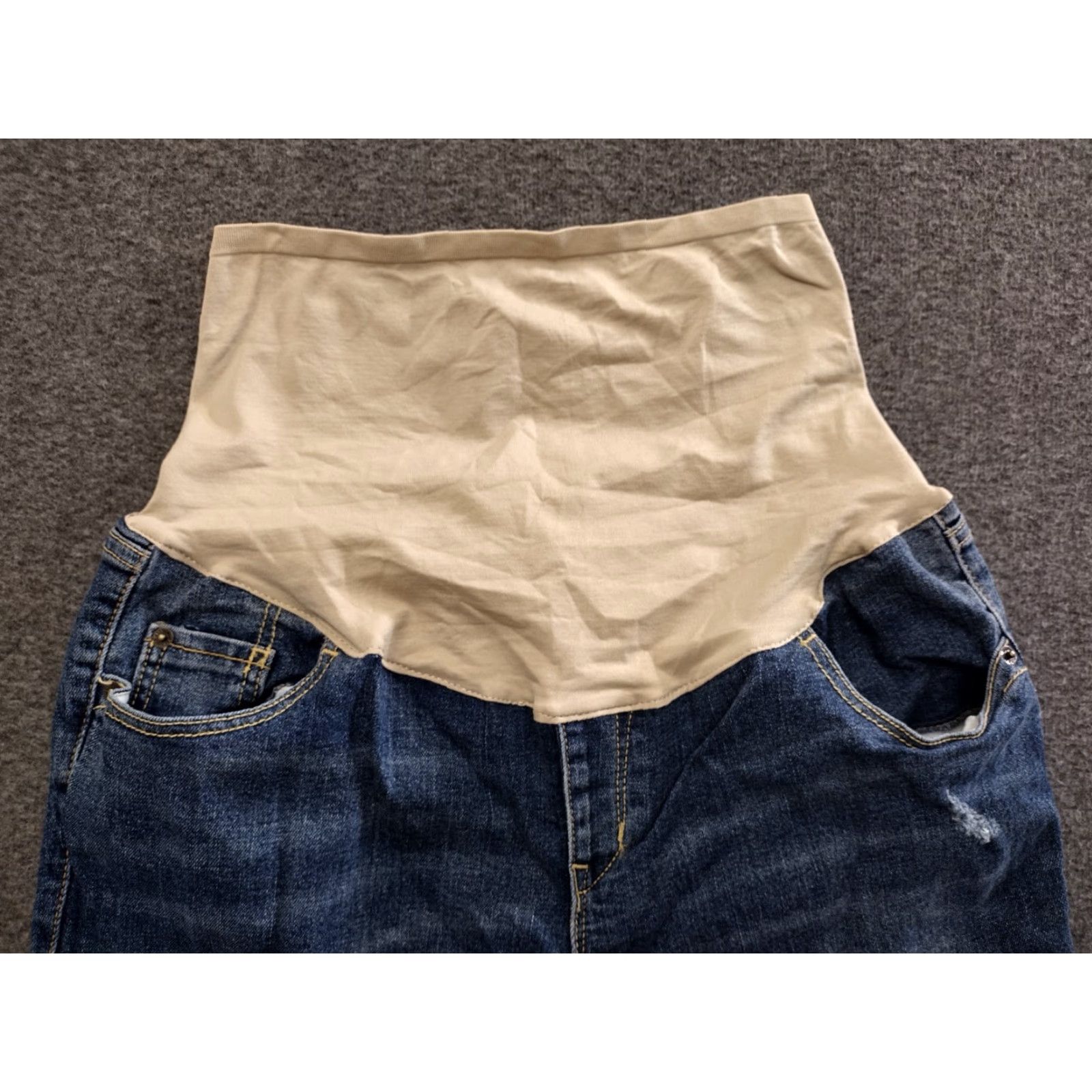 Old Navy Old Navy Distressed Cuffed Blue Denim Maternity Capri Jeans Size 14 Size 36" / US 14 / IT 50 - 3 Thumbnail