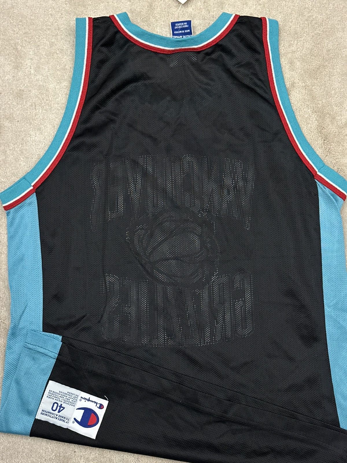 Champion 90s Vancouver Grizzlies Inaugural Season Champion Jersey Size US M / EU 48-50 / 2 - 5 Thumbnail