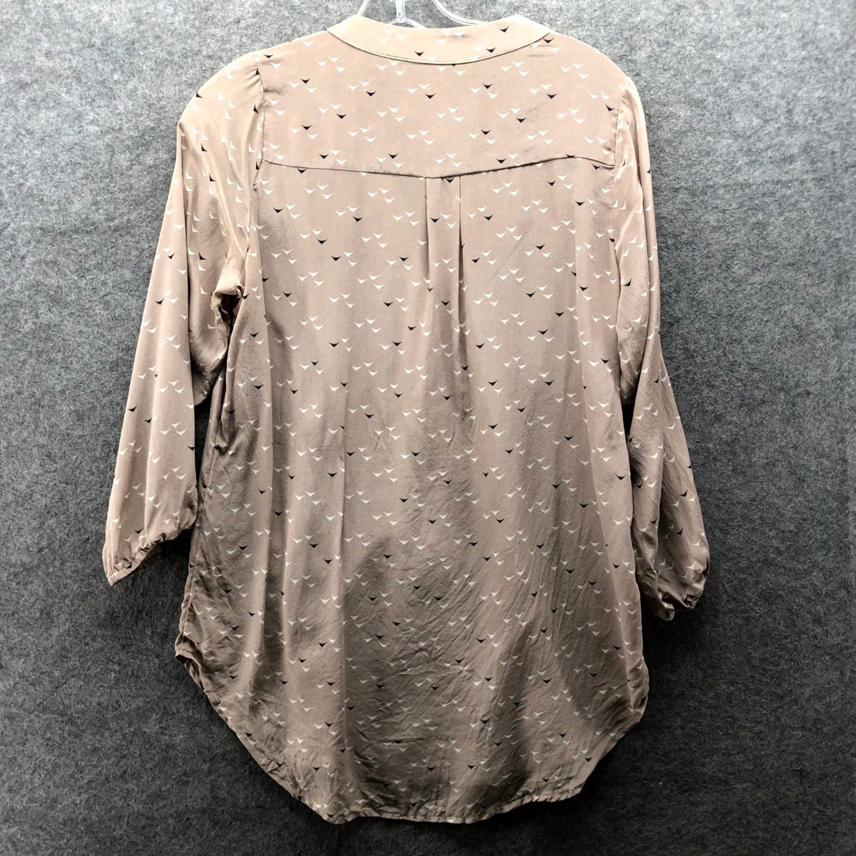 Vintage Amour Vert Blouse Womens M Beige 3/4 Sleeve Silk Printed Geometric Size M / US 6-8 / IT 42-44 - 2 Thumbnail