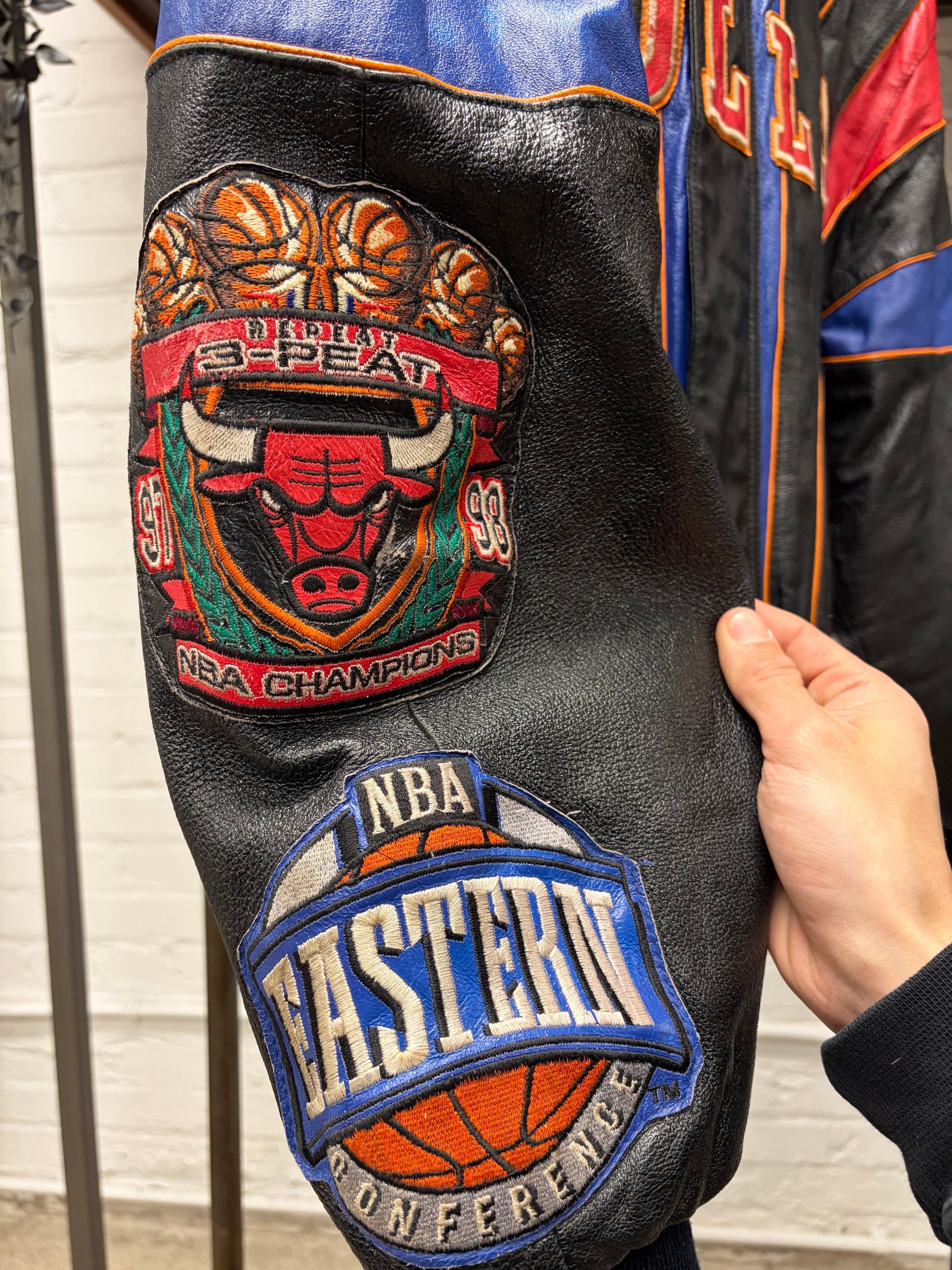 Jeff Hamilton 1998 Jeff Hamilton ‘Chicago Bulls’ Leather Championship Jacket Size US L / EU 52-54 / 3 - 3 Thumbnail