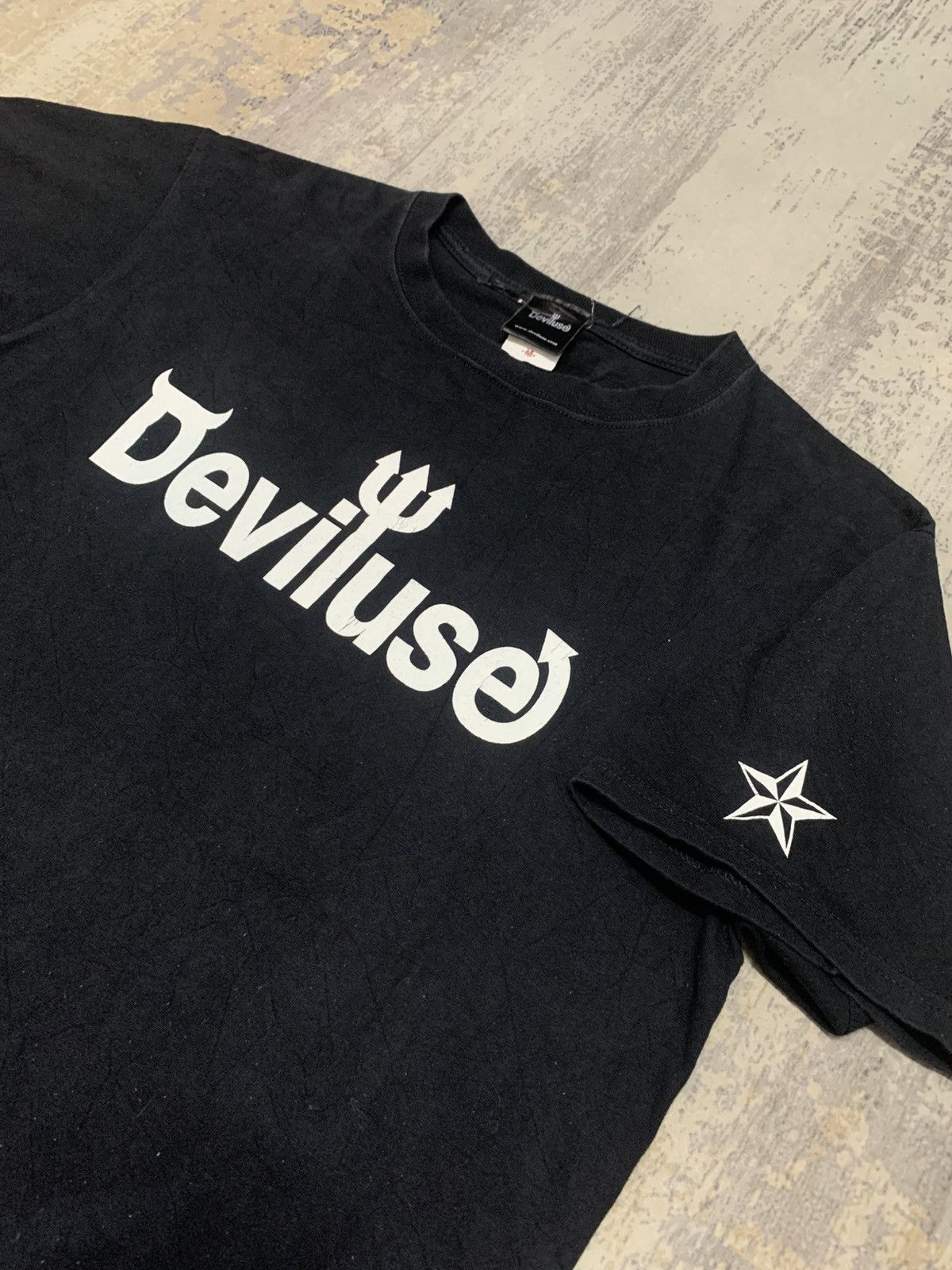 Japanese Brand VINTAGE DEVILUSE TSHIRT Size US M / EU 48-50 / 2 - 4 Thumbnail