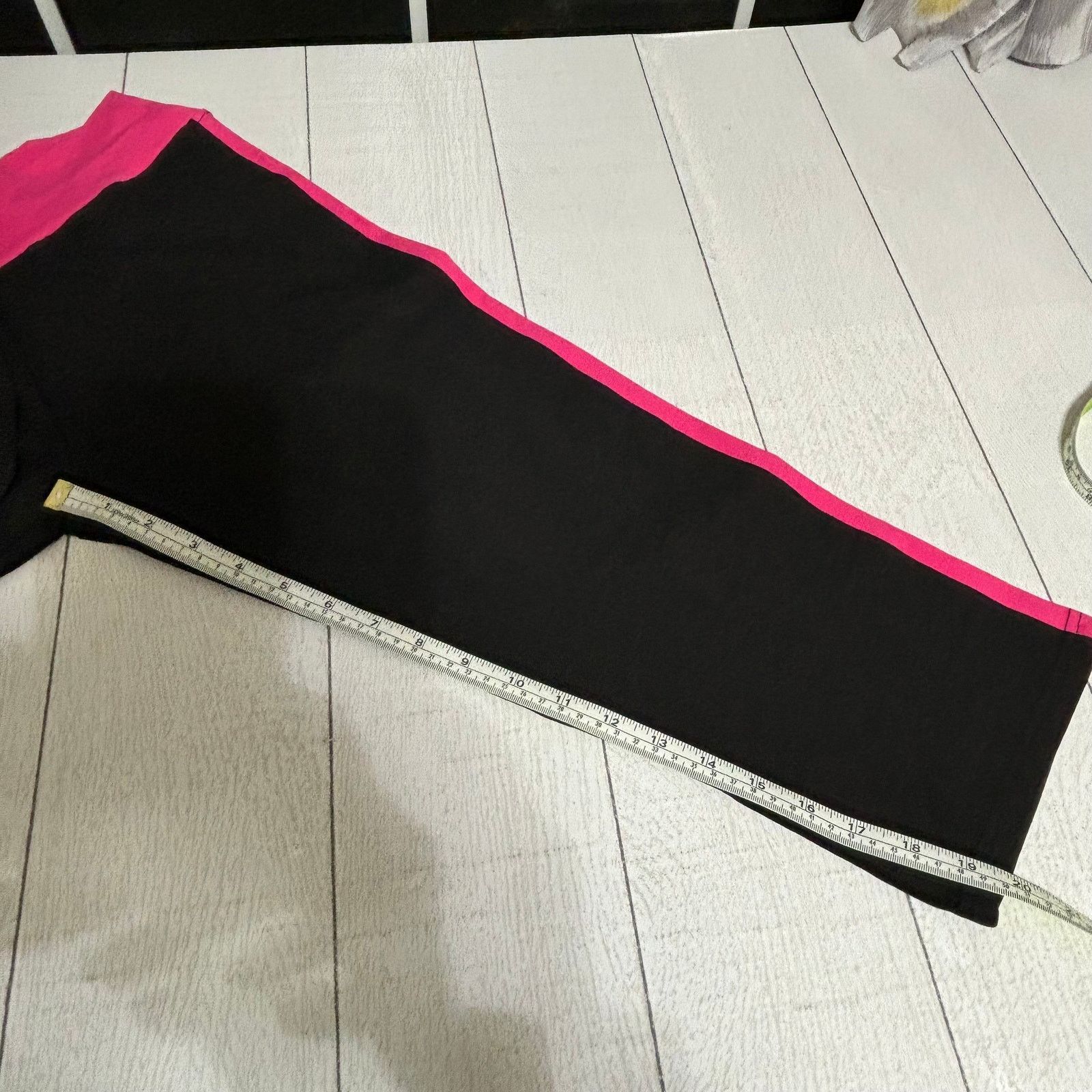 Other iLoveSia Black Capri Leggings XL NWT Size 26" / US 2 / IT 38 - 9 Thumbnail