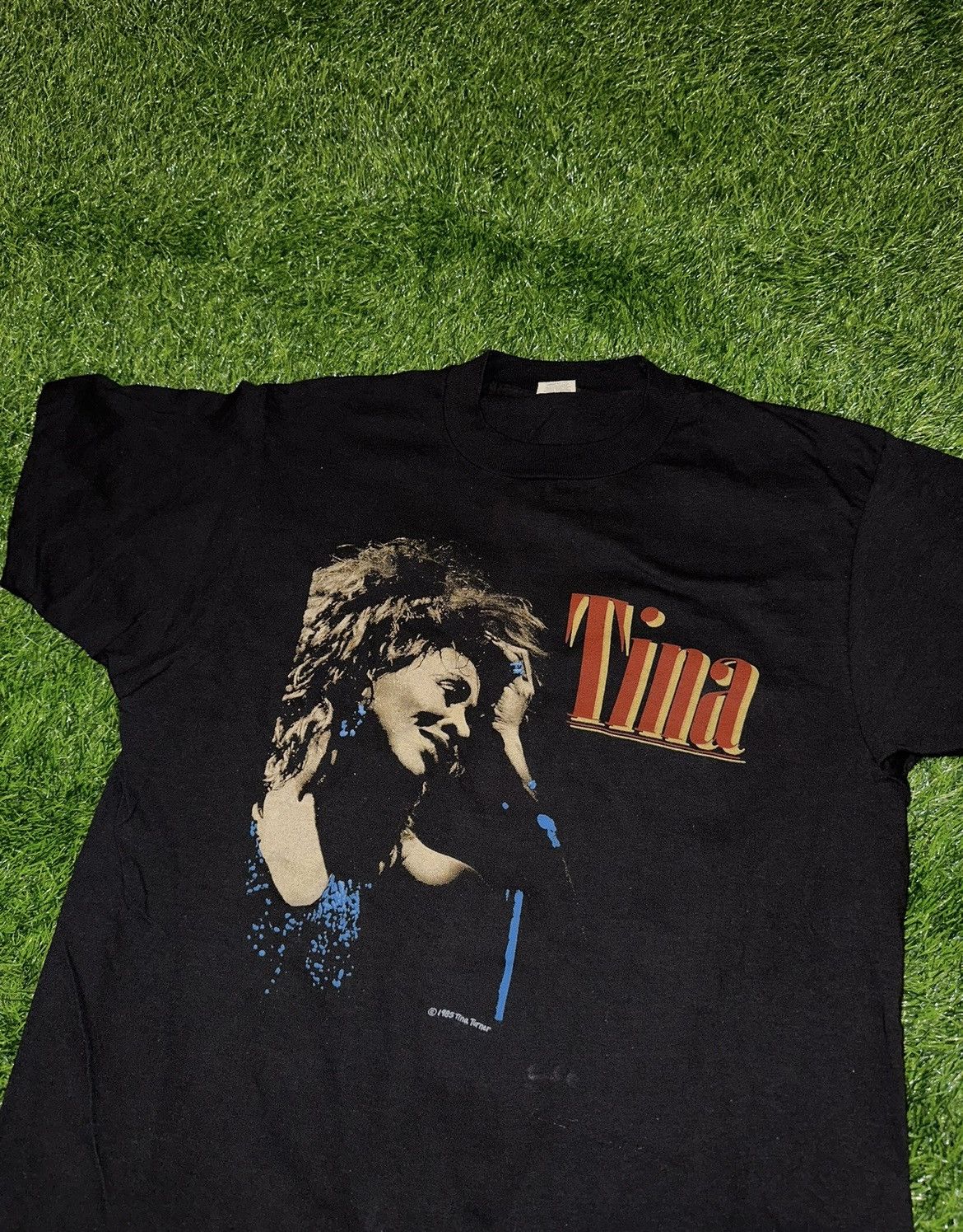Vintage Vintage 1985 Tina Turner Private Dancer Tour Tee Size L Size US L / EU 52-54 / 3 - 3 Thumbnail