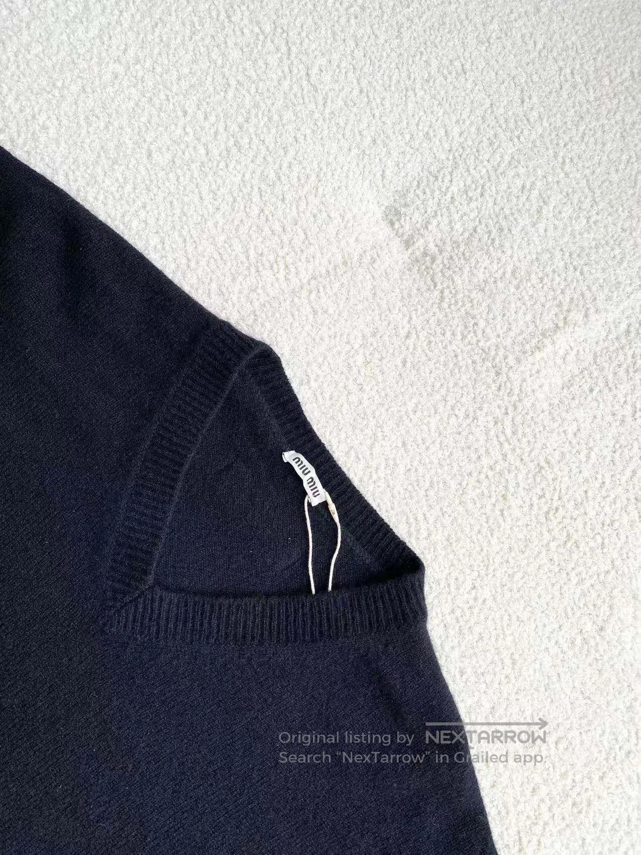Miu Miu Miu Miu Classic Logo Wool Crew Neck Sweater| Size XS / US 0-2 / IT 36-38 - 4 Thumbnail
