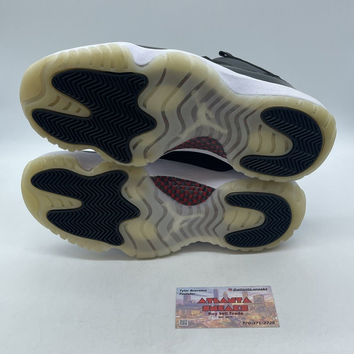 Jordan Brand Air Jordan 11 low 72-10 Size US 8 / EU 41 - 7 Thumbnail