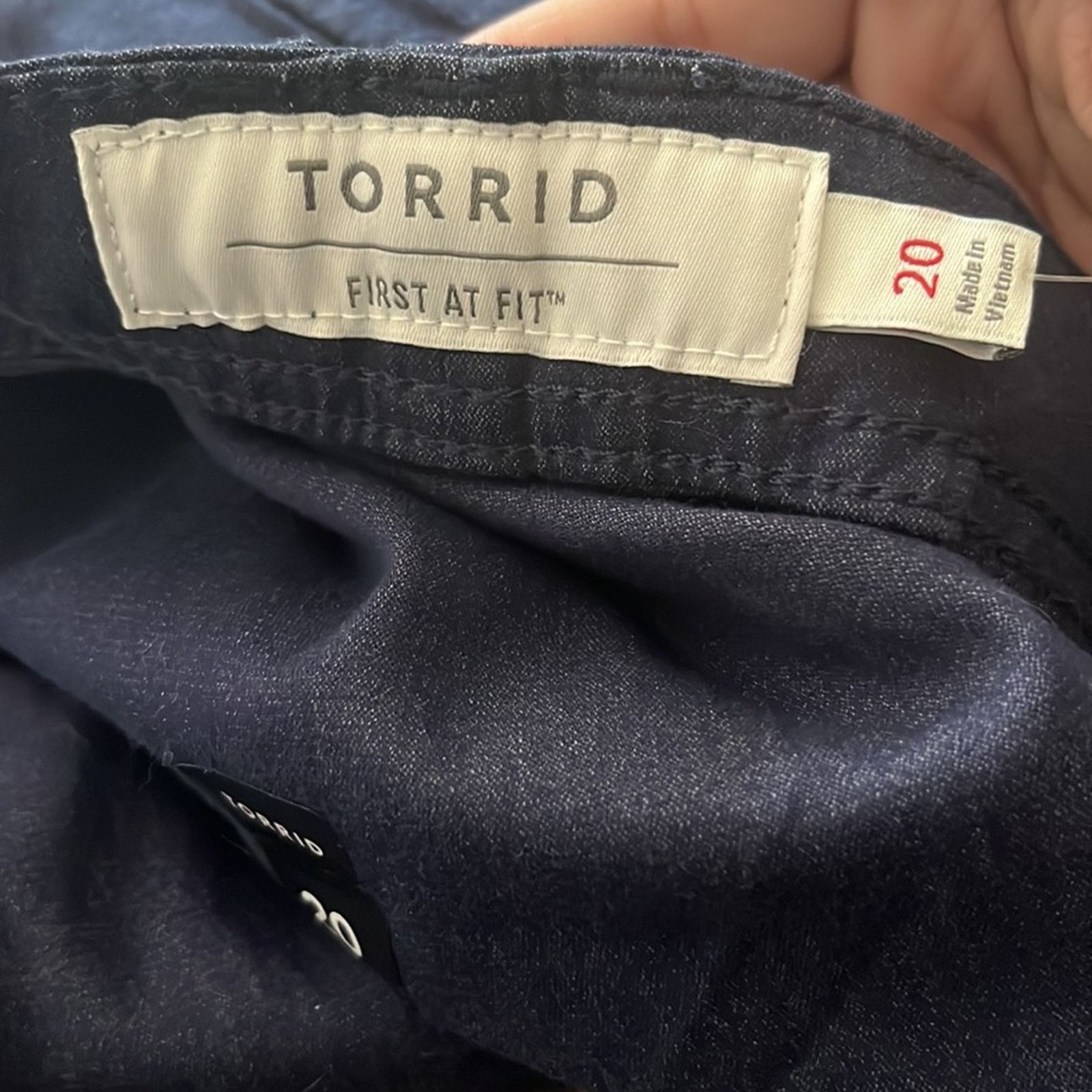 Other Torrid Crop Skinny Stretch Chambray Tie-front Pants Size 42" / US 20 - 4 Thumbnail