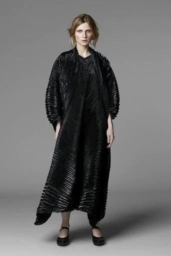 Issey Miyake Issey Miyake size:2 Black main line batsleeve jacket Size S / US 4 / IT 40 - 1 Thumbnail