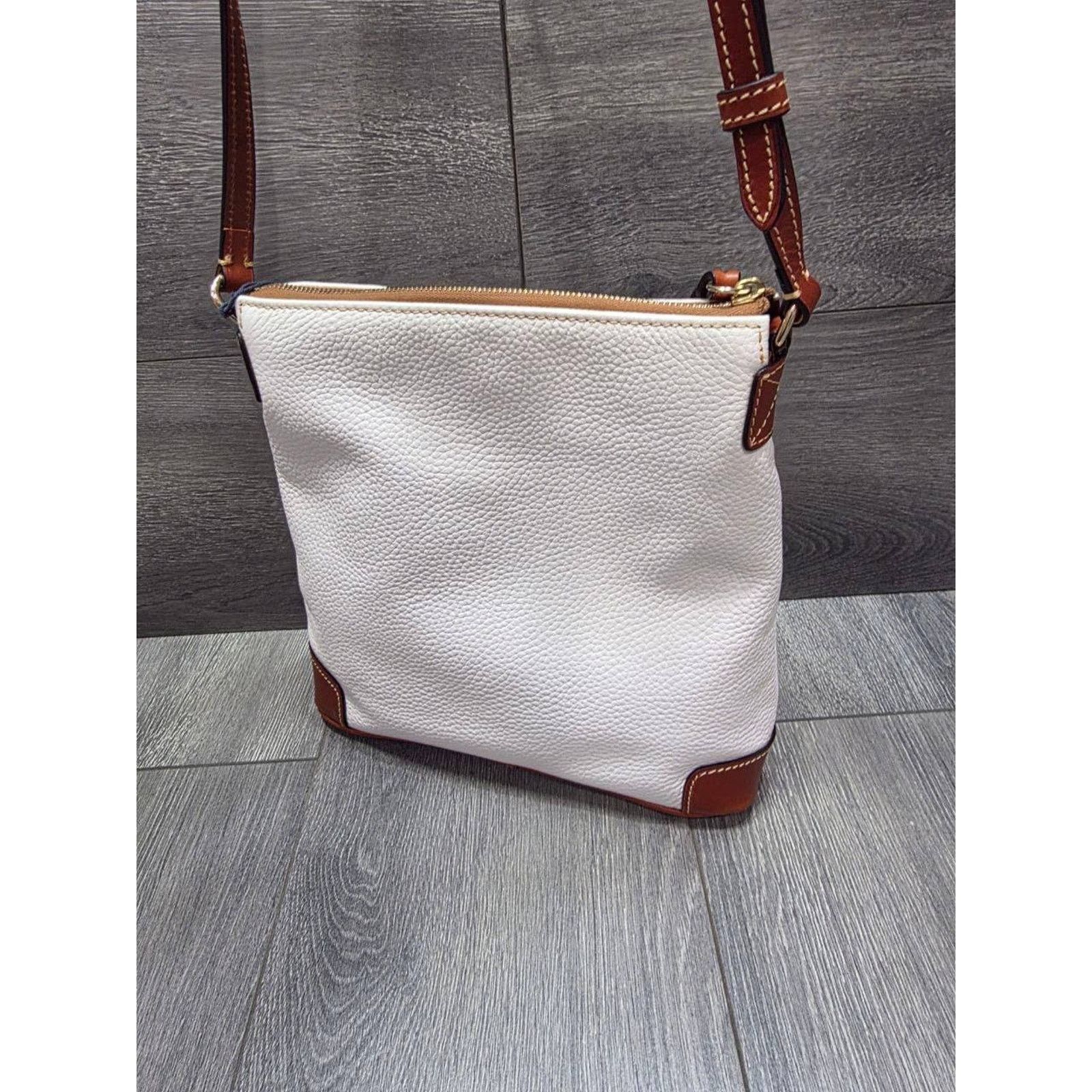 Dooney & Bourke Dooney and Bourke crossbody White Bag Pebble Leather B000556 Size ONE SIZE - 7 Thumbnail
